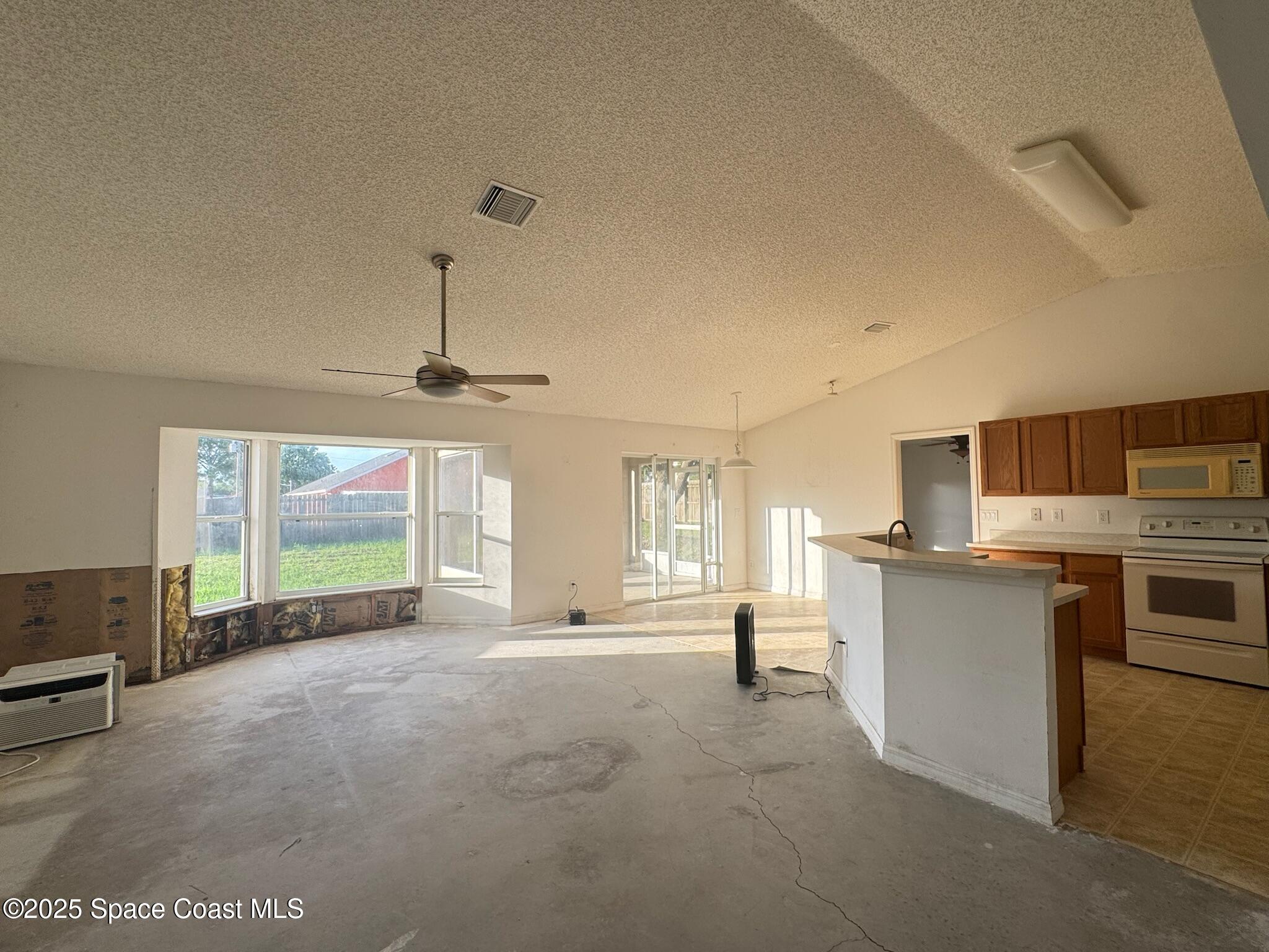 6610 Cecil Rd Road