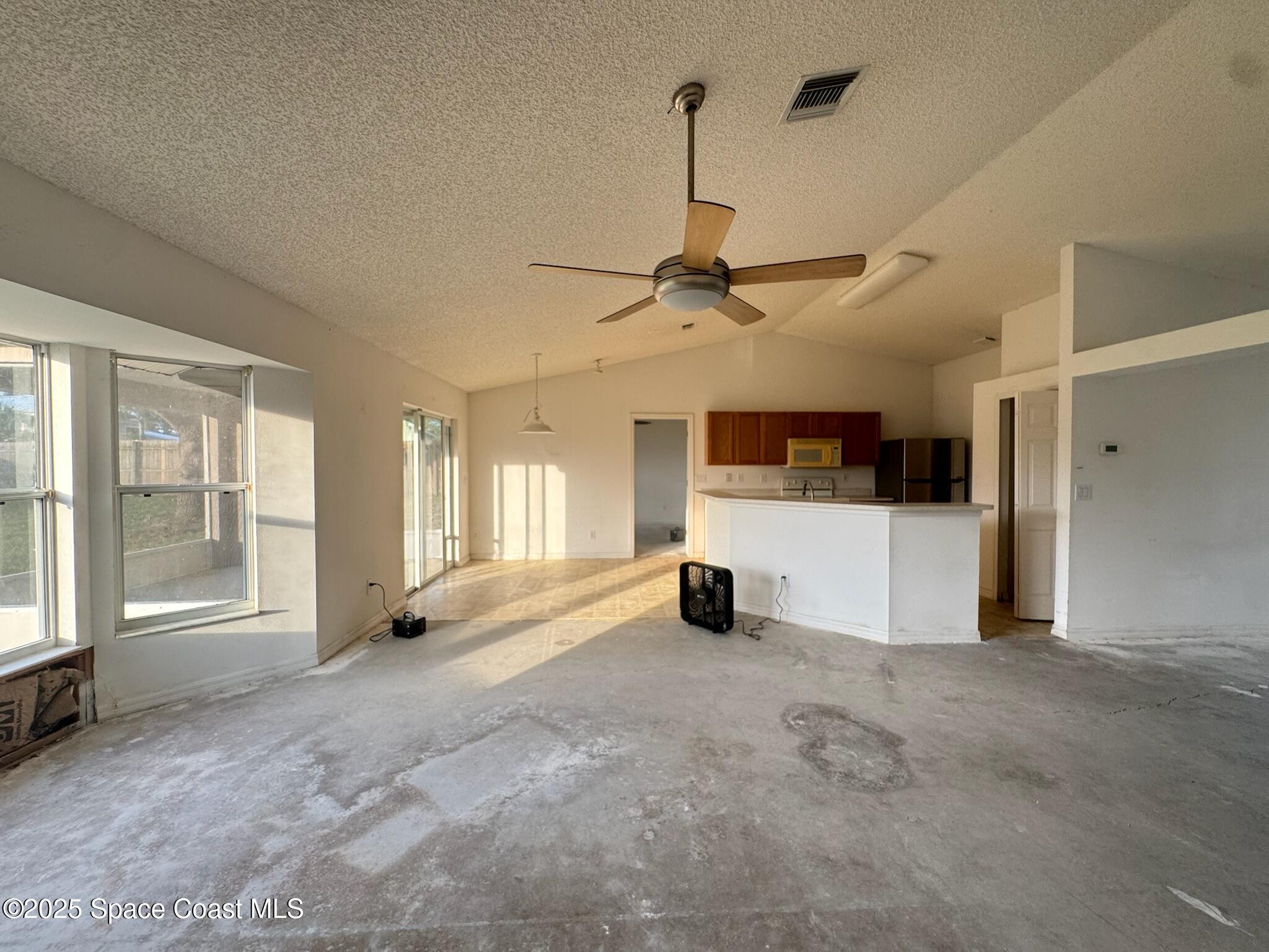 6610 Cecil Rd Road