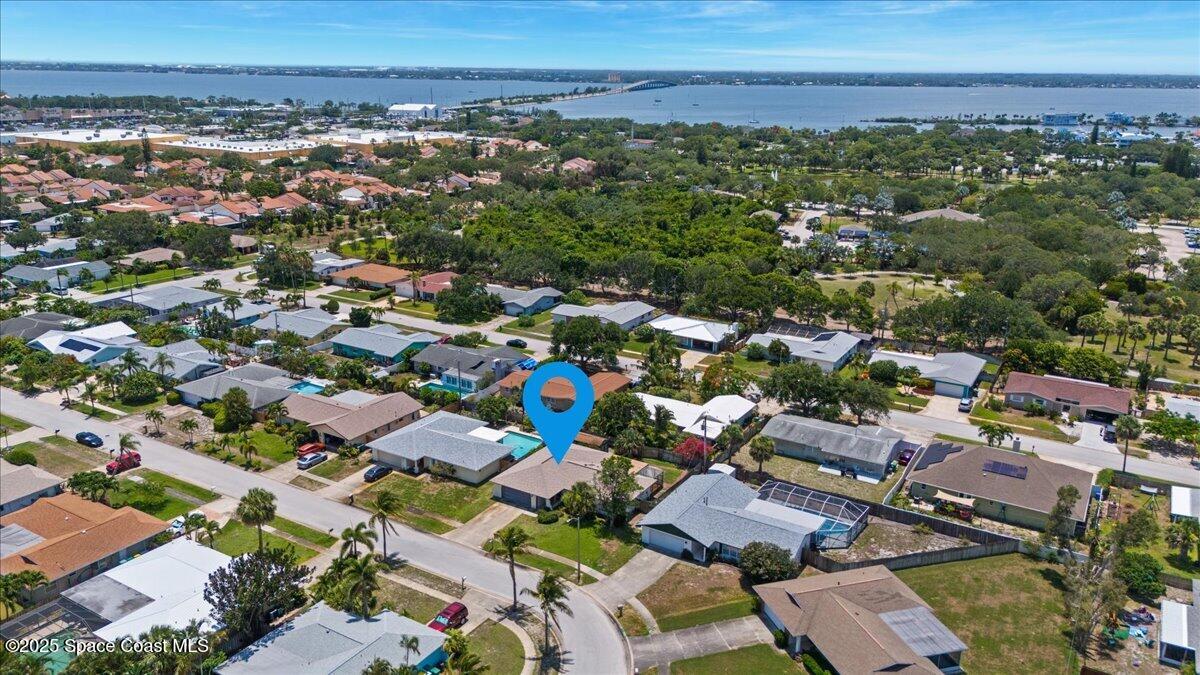 213 Harbour Drive W