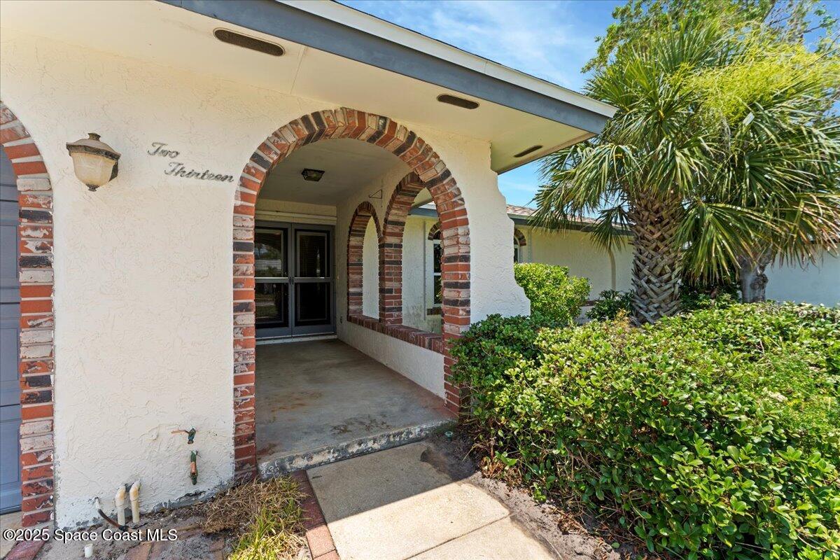 213 Harbour Drive W