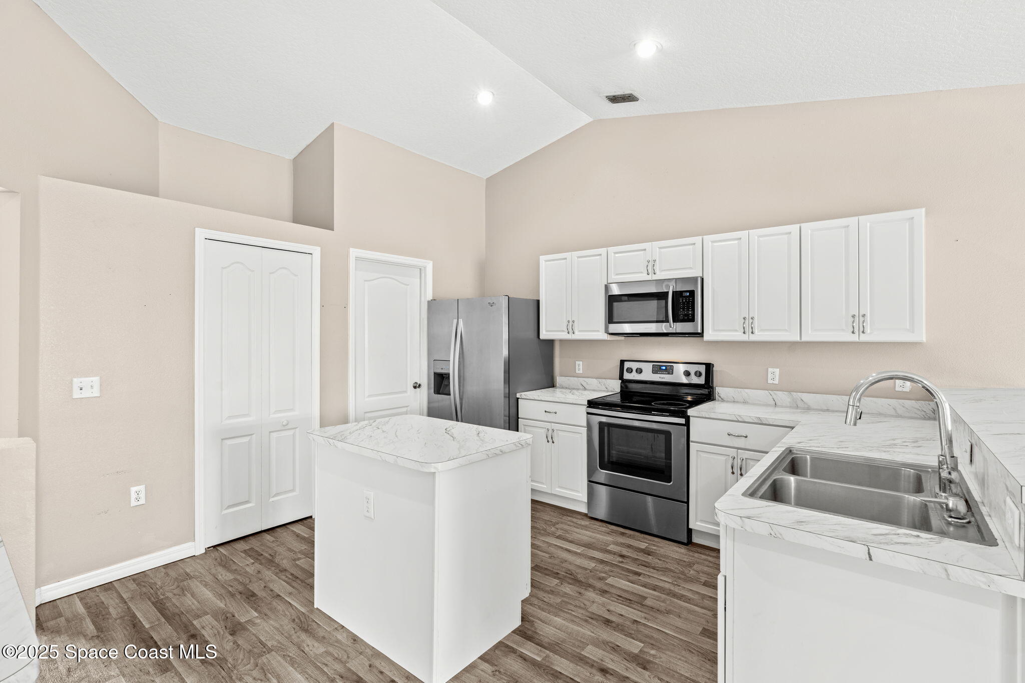 1075 Egret Lake Way