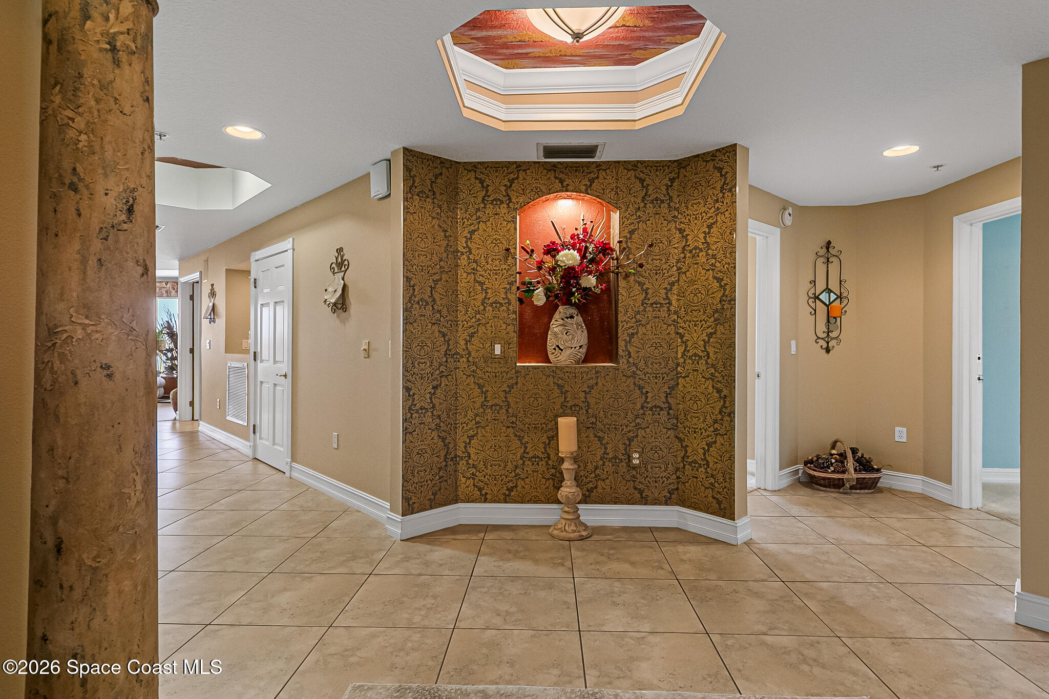 93 Delannoy Avenue 406