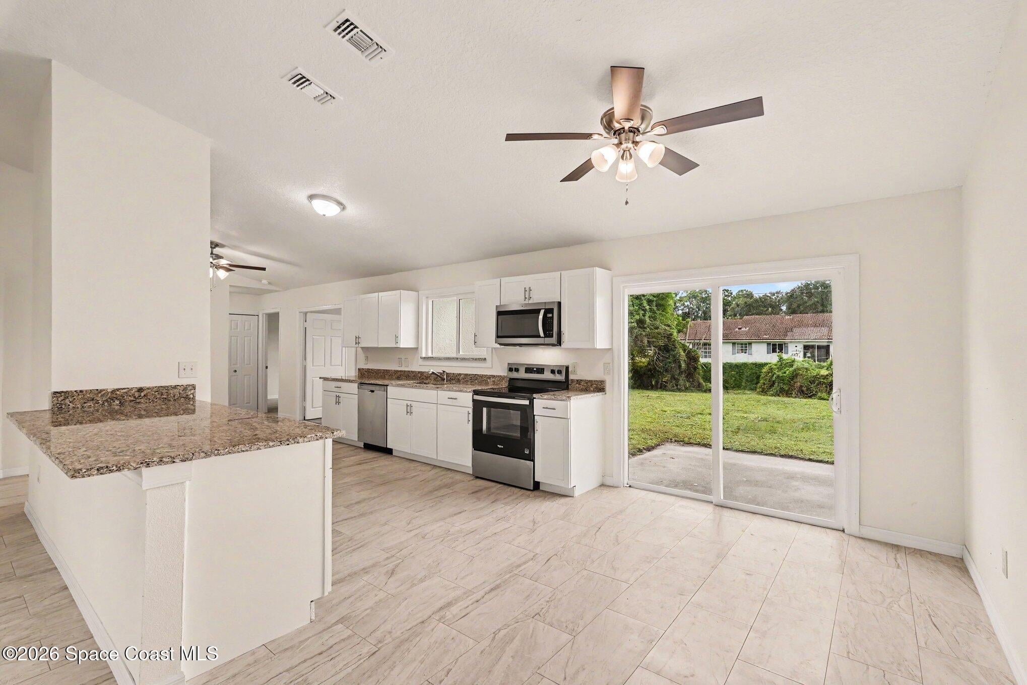 601 Sauders Road SE