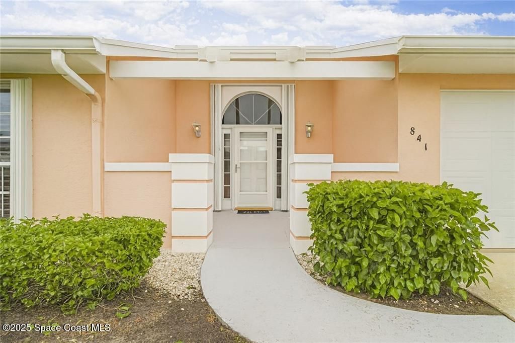 Photo of 841 Lake Orchid Circle, Vero Beach, FL 32962 (MLS # 1059106)