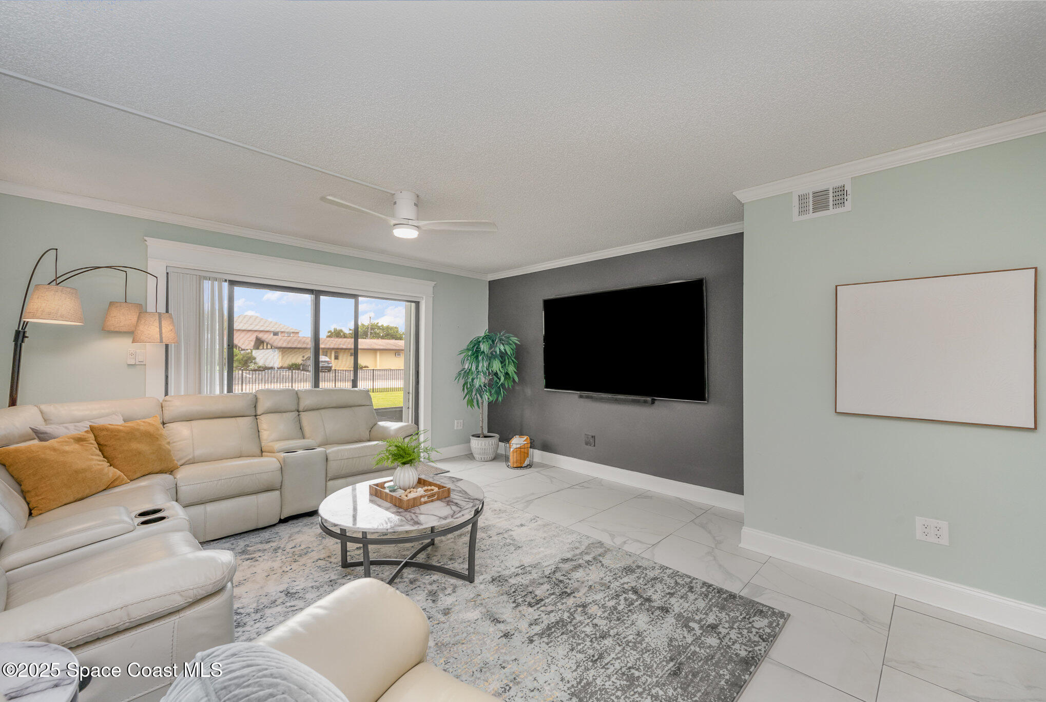 7101 Ridgewood Avenue 102