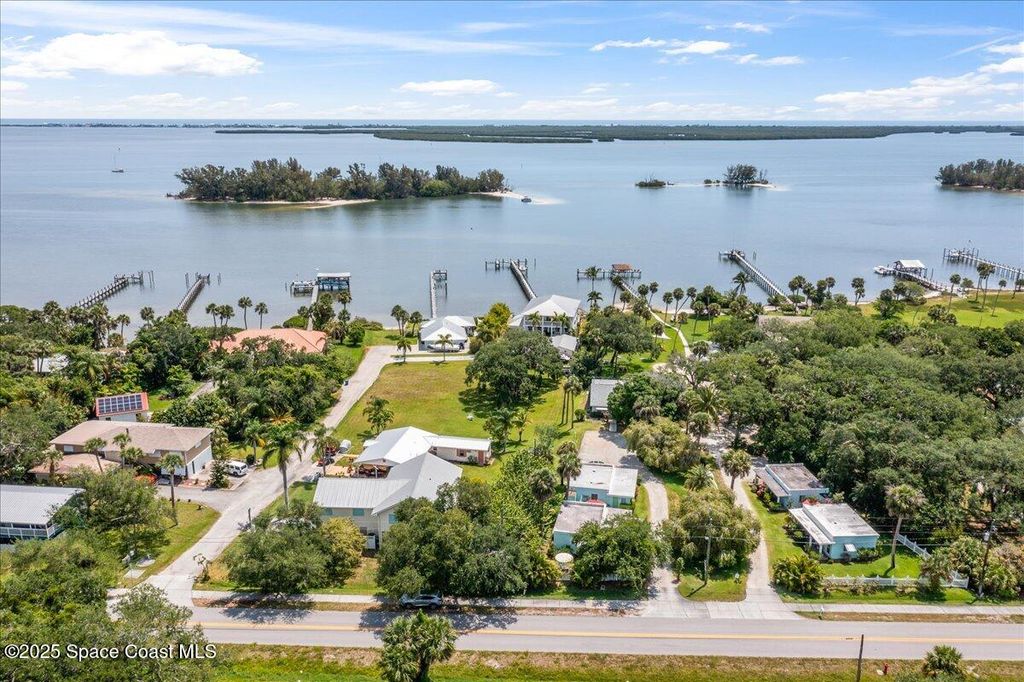 Photo of 11450 S Indian River Dr Drive, Sebastian, FL 32958 (MLS # 1055412)