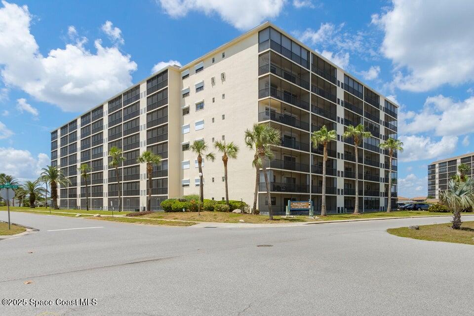 500 Palm Springs Boulevard 711