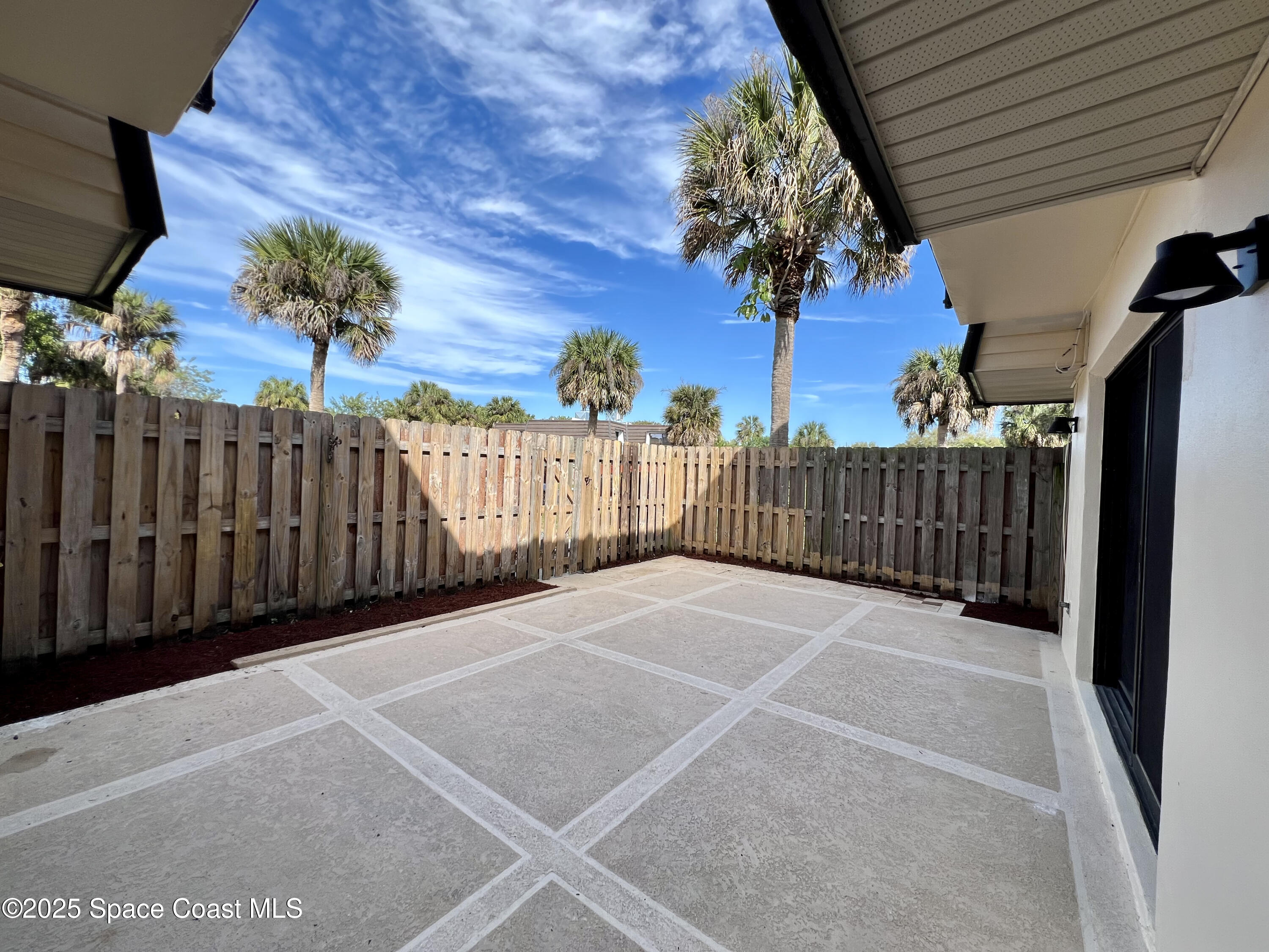1917 Vista Oaks Circle NE