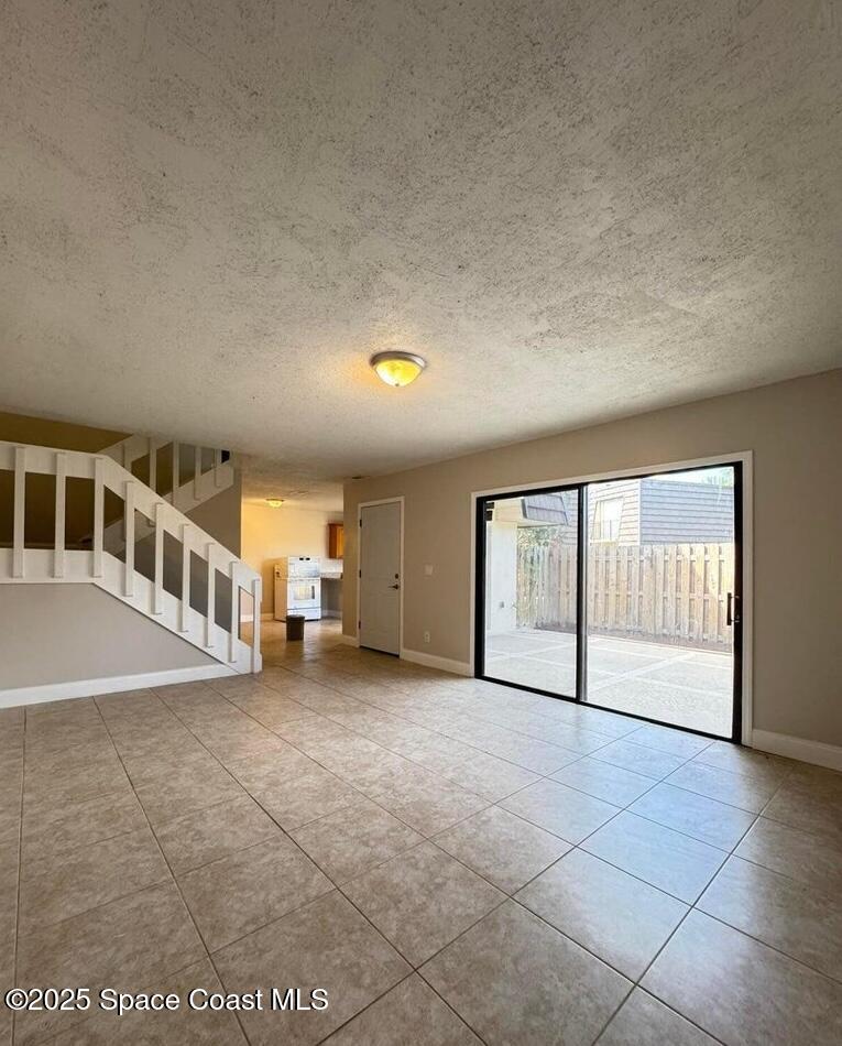 1917 Vista Oaks Circle NE