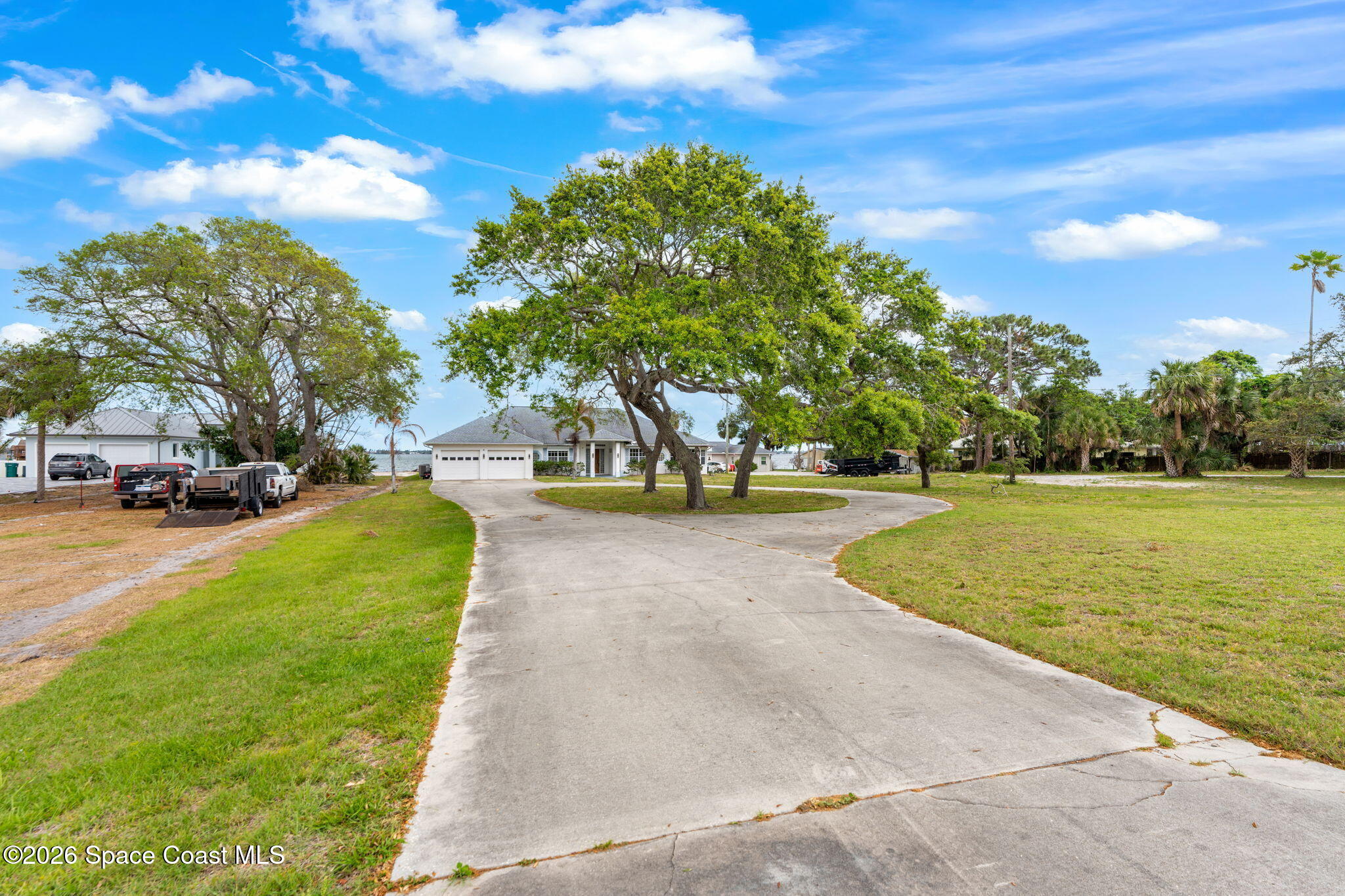 2729 Pineapple Avenue