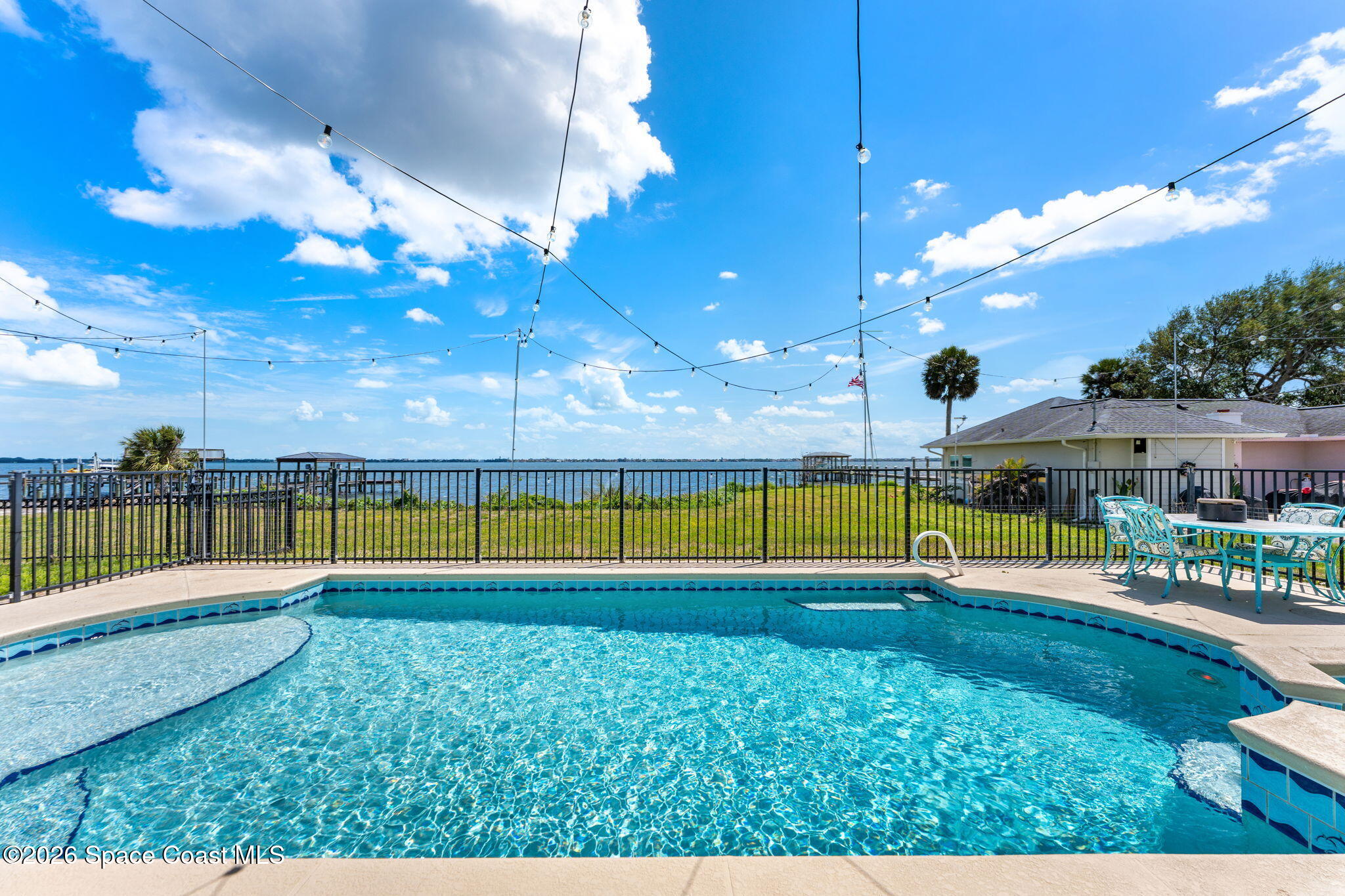 2729 Pineapple Avenue