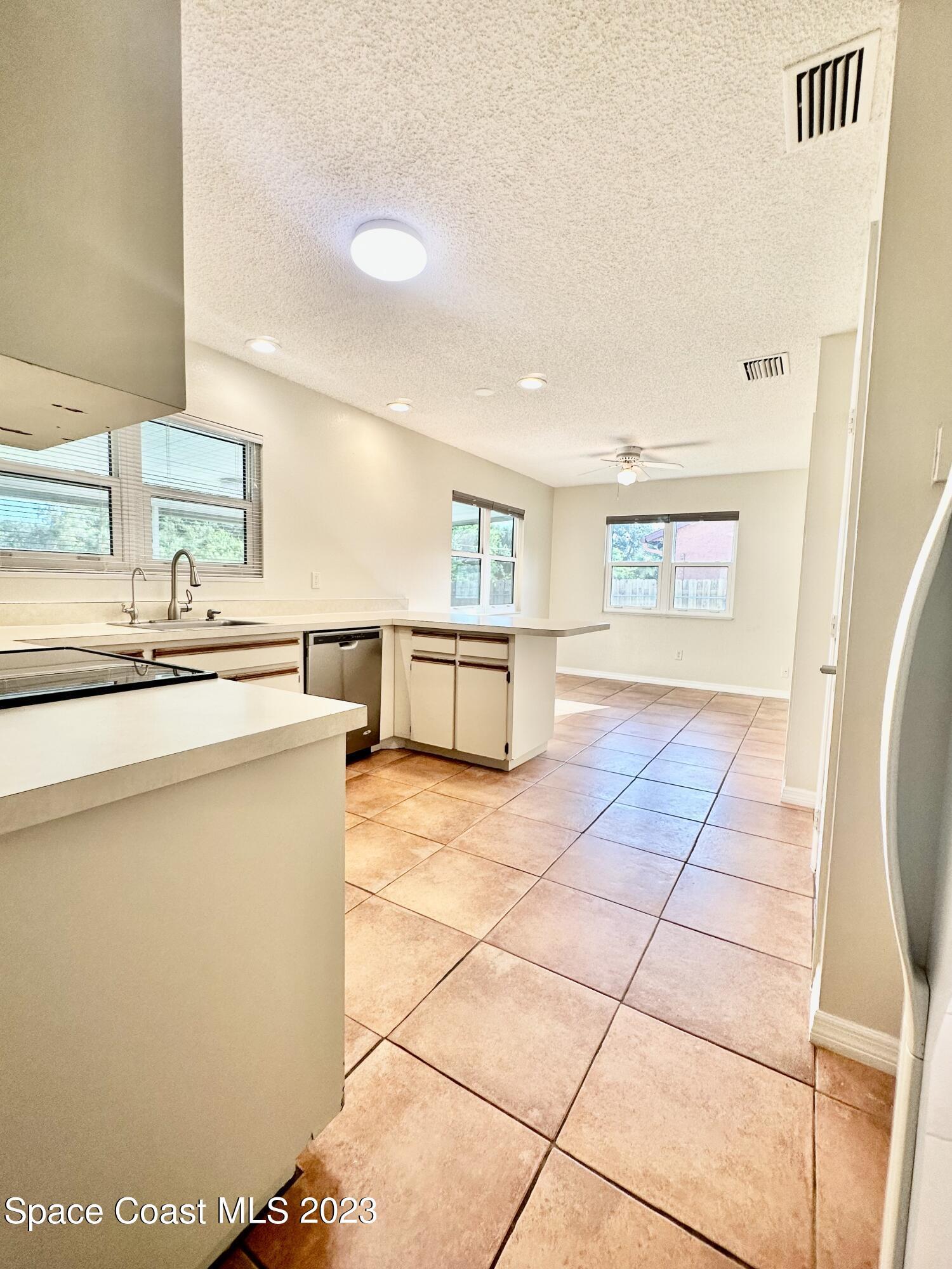 1247 Valleybrook Road SE