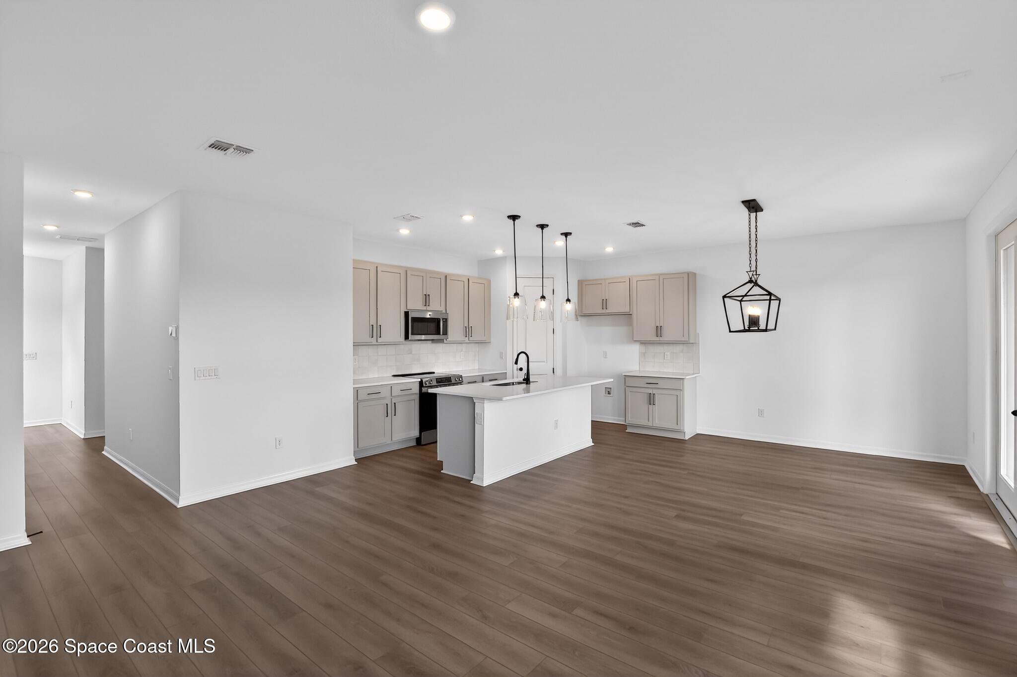 4443 Masthead Avenue