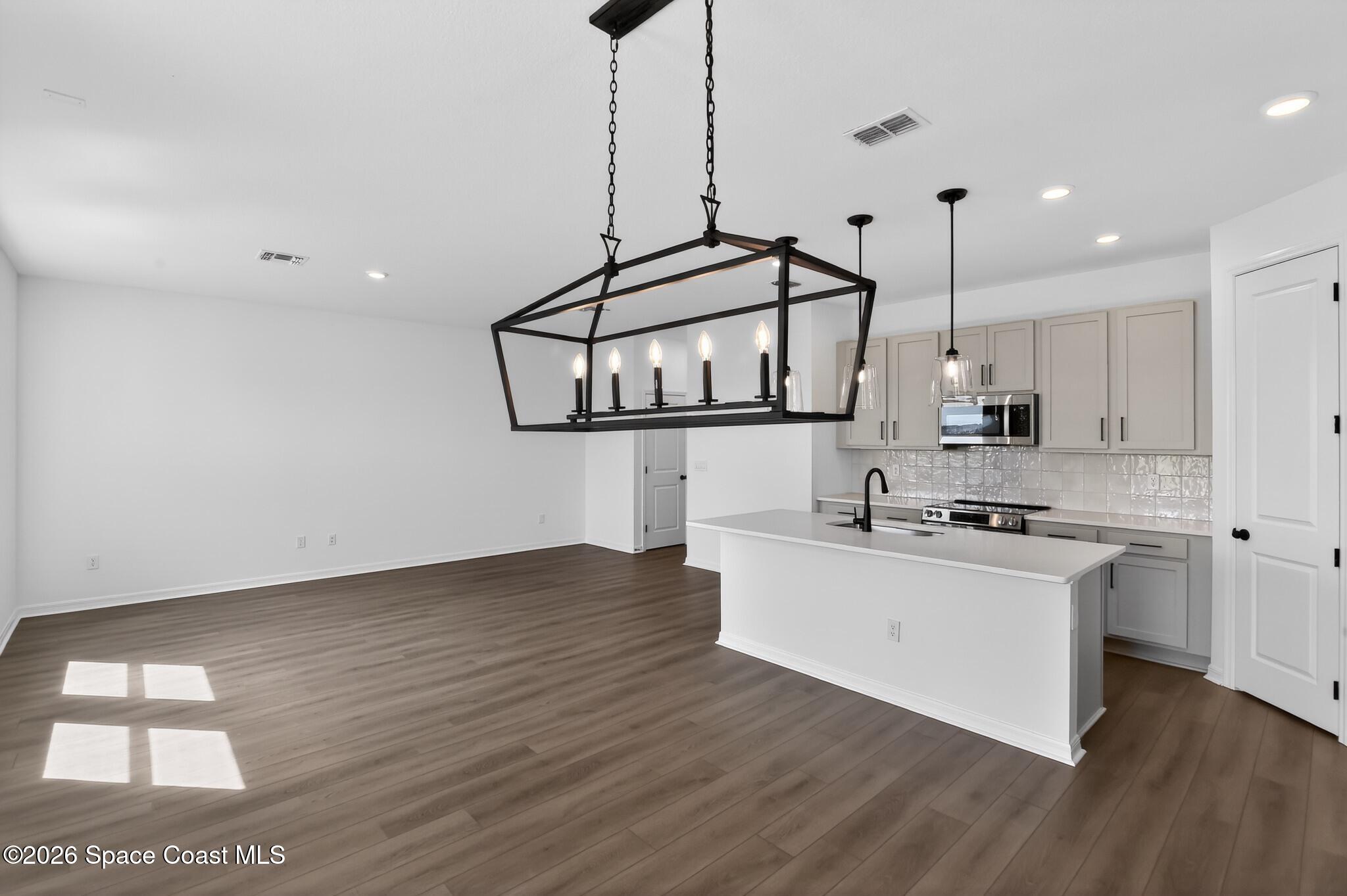 4443 Masthead Avenue