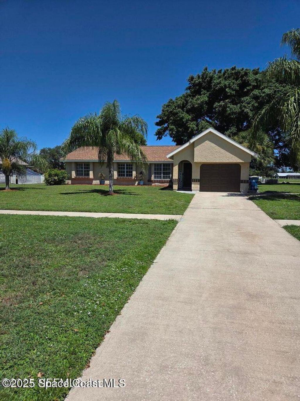 Photo of 1204 Riviera Drive NE, Palm Bay, FL 32905 (MLS # 1054902)