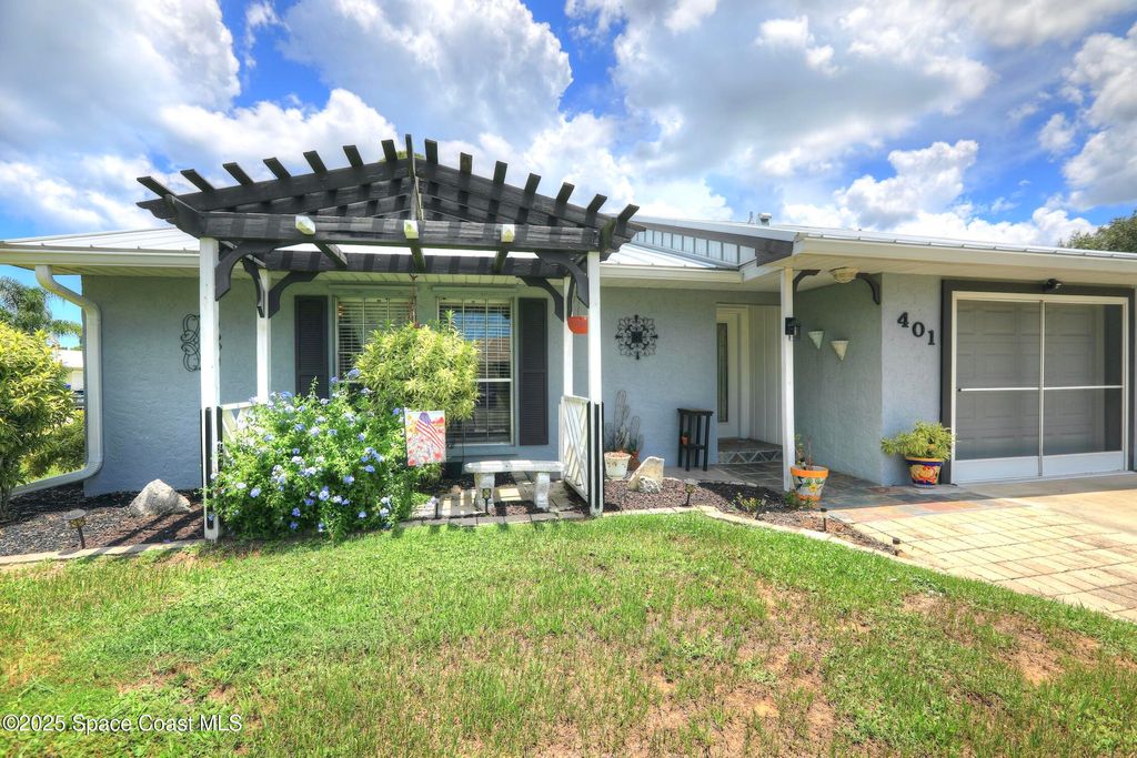 Photo of 401 Lloyd Street, Sebastian, FL 32958 (MLS # 1053899)
