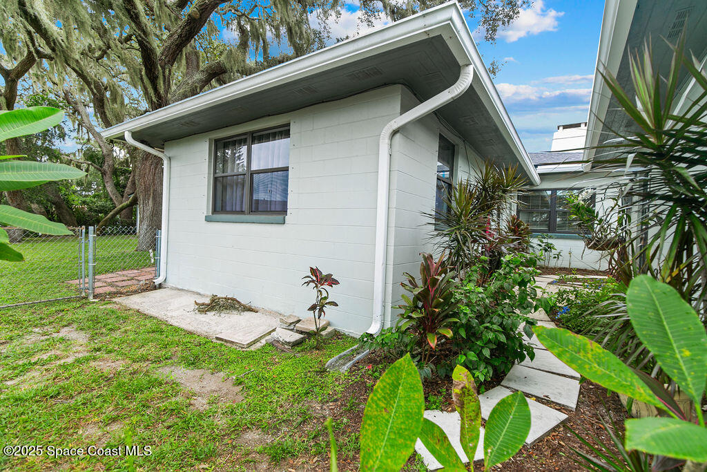 1305 Greenwood Street