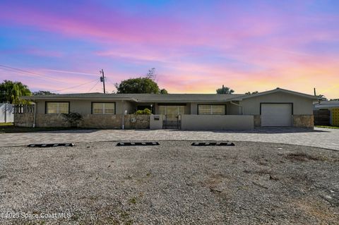 Photo of 1101 Seminole Drive, Indian Harbour Beach, FL 32937 (MLS # 1064730)