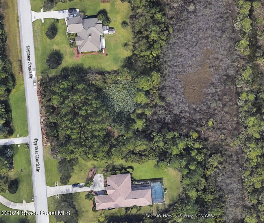 5665 Cypress Creek Dr, Grant, FL 32949