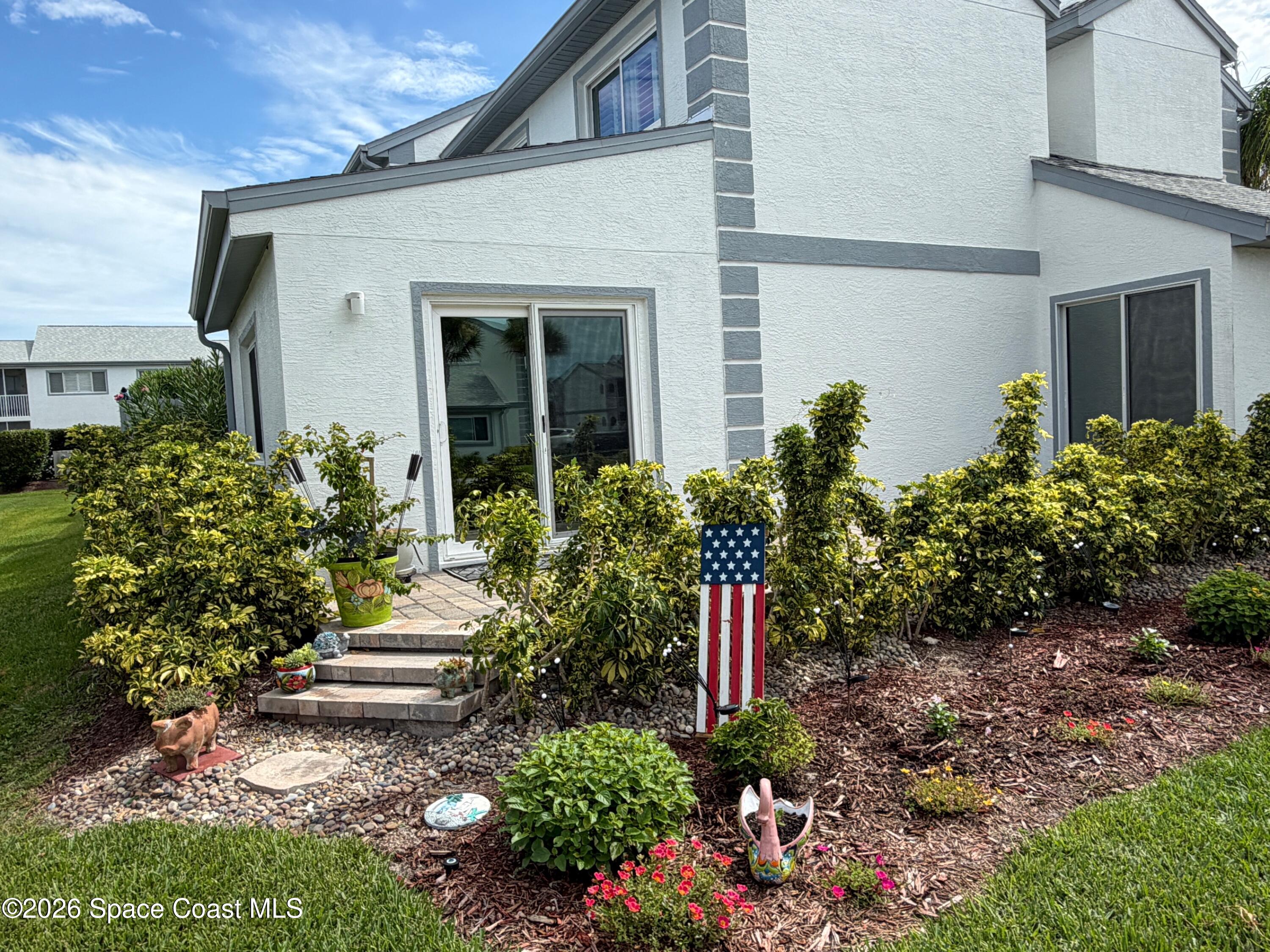 542 N Seaport Boulevard T181