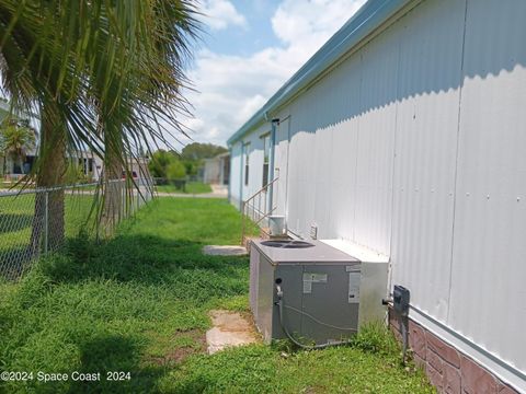 A home in Barefoot Bay