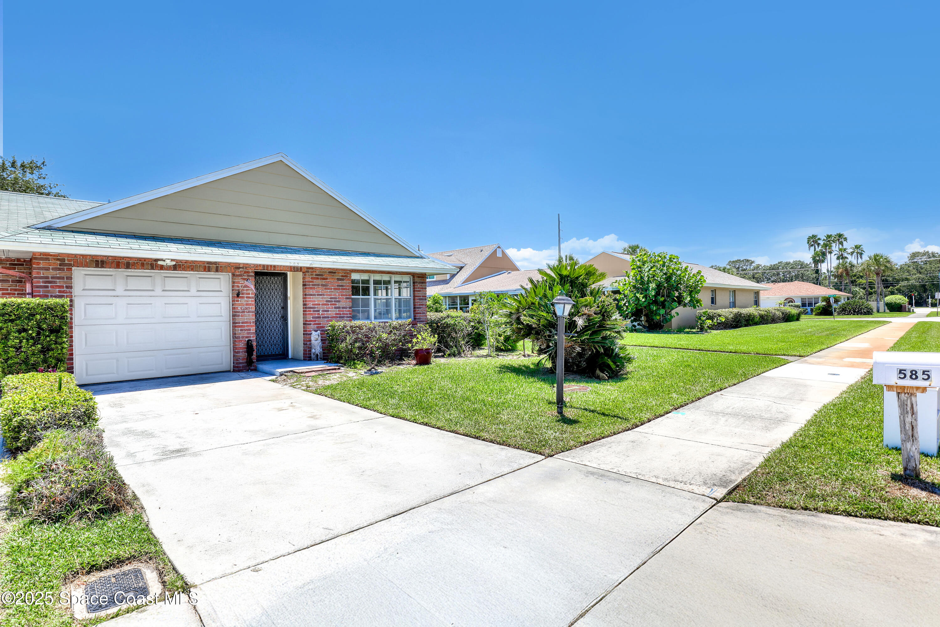585 Desoto Parkway
