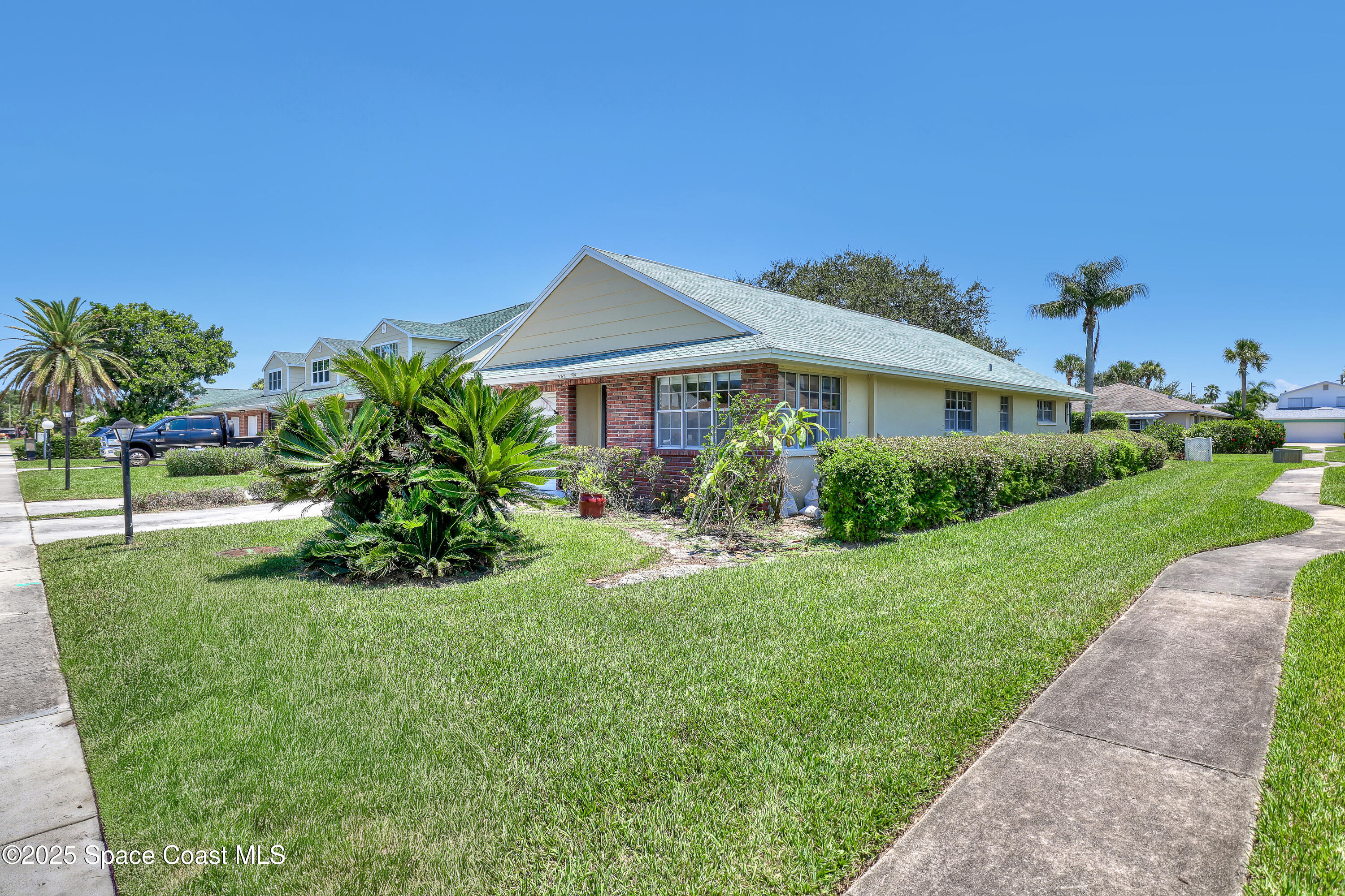 585 Desoto Parkway