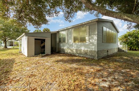 A home in Barefoot Bay