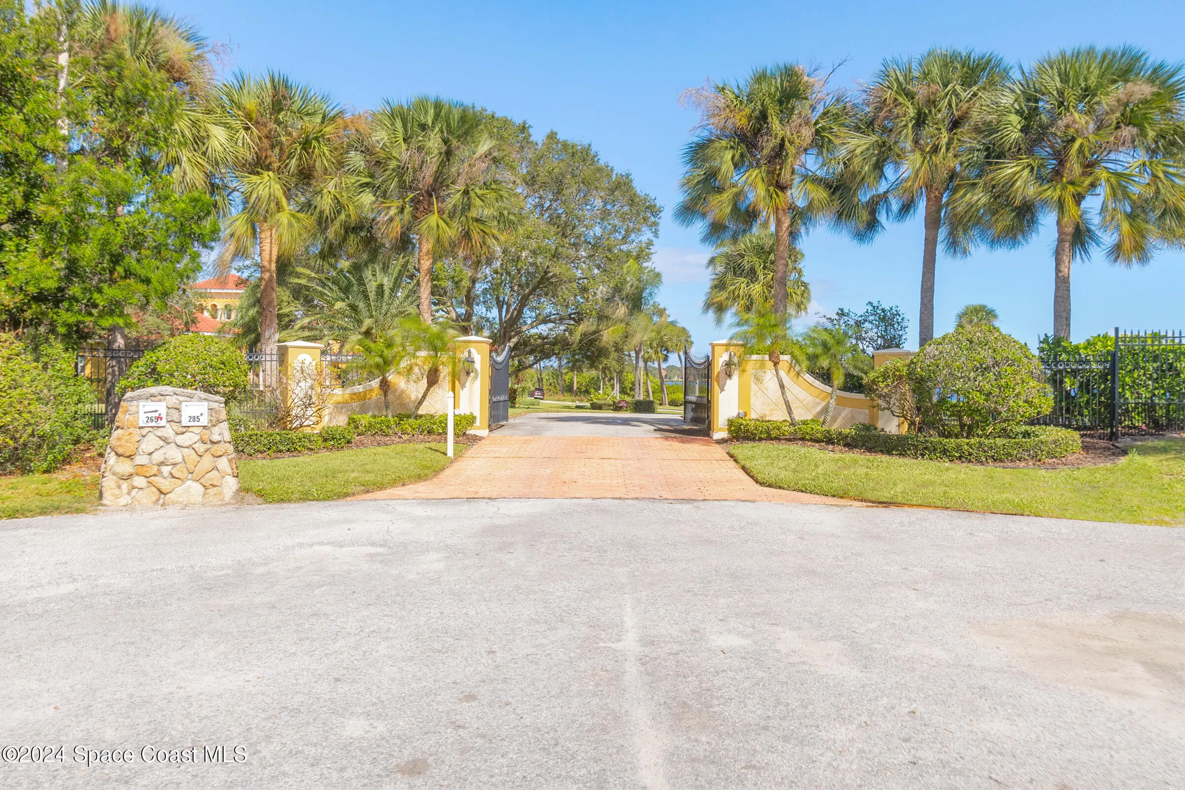 Merritt Island, Florida 32952, United States, 5 Bedrooms Bedrooms, ,6 BathroomsBathrooms,Residential,Active,31419