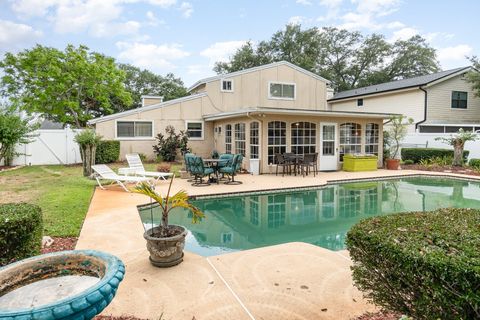 Single Family Residence in Winter Park FL 1921 Houndslake Drive 21.jpg