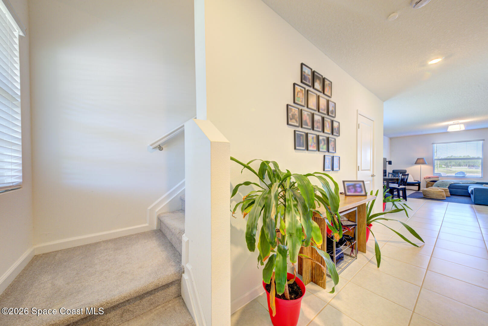 712 Papillon Street SW