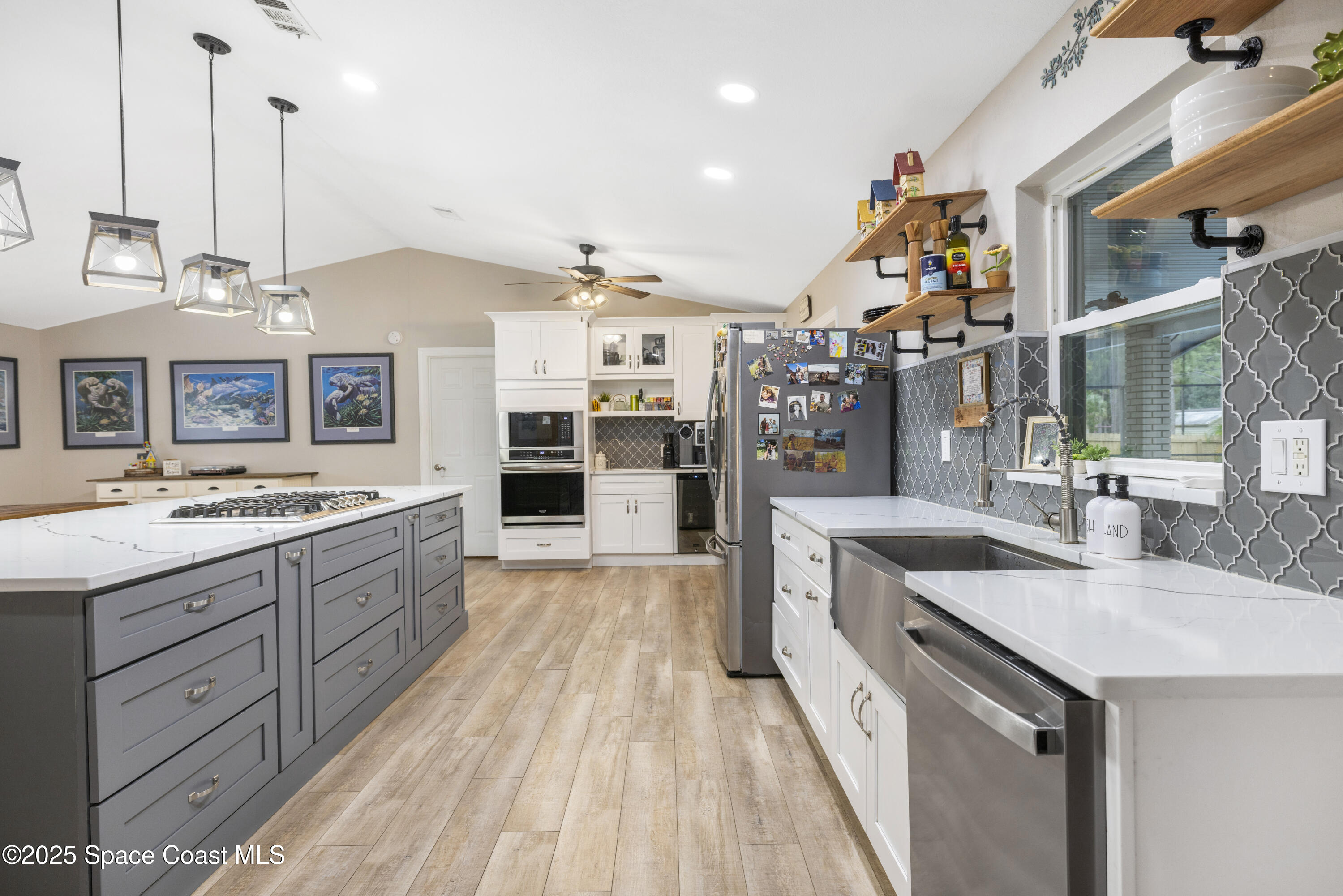 456 Narragansett Street NE