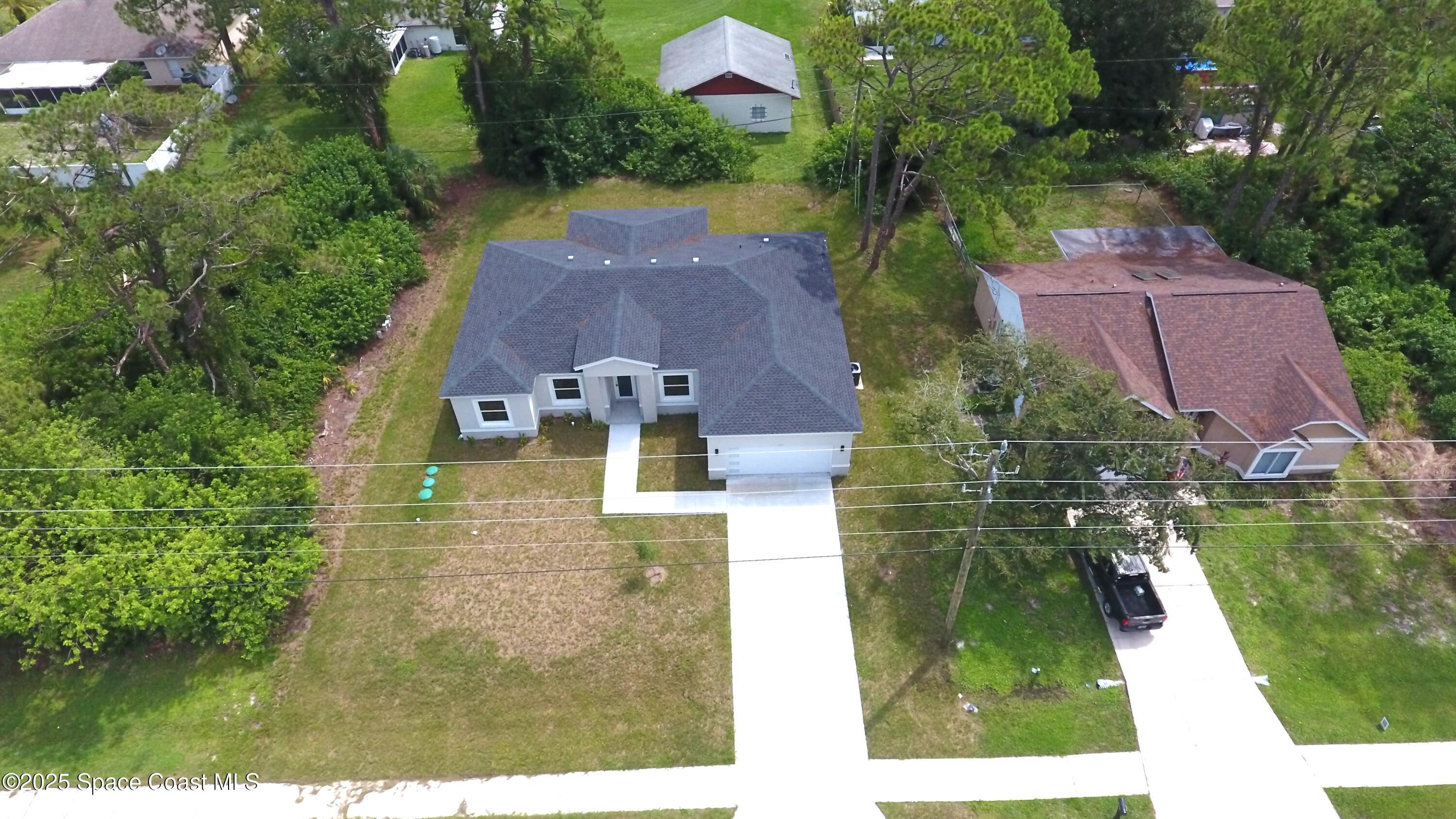 1043 Walden Boulevard SE