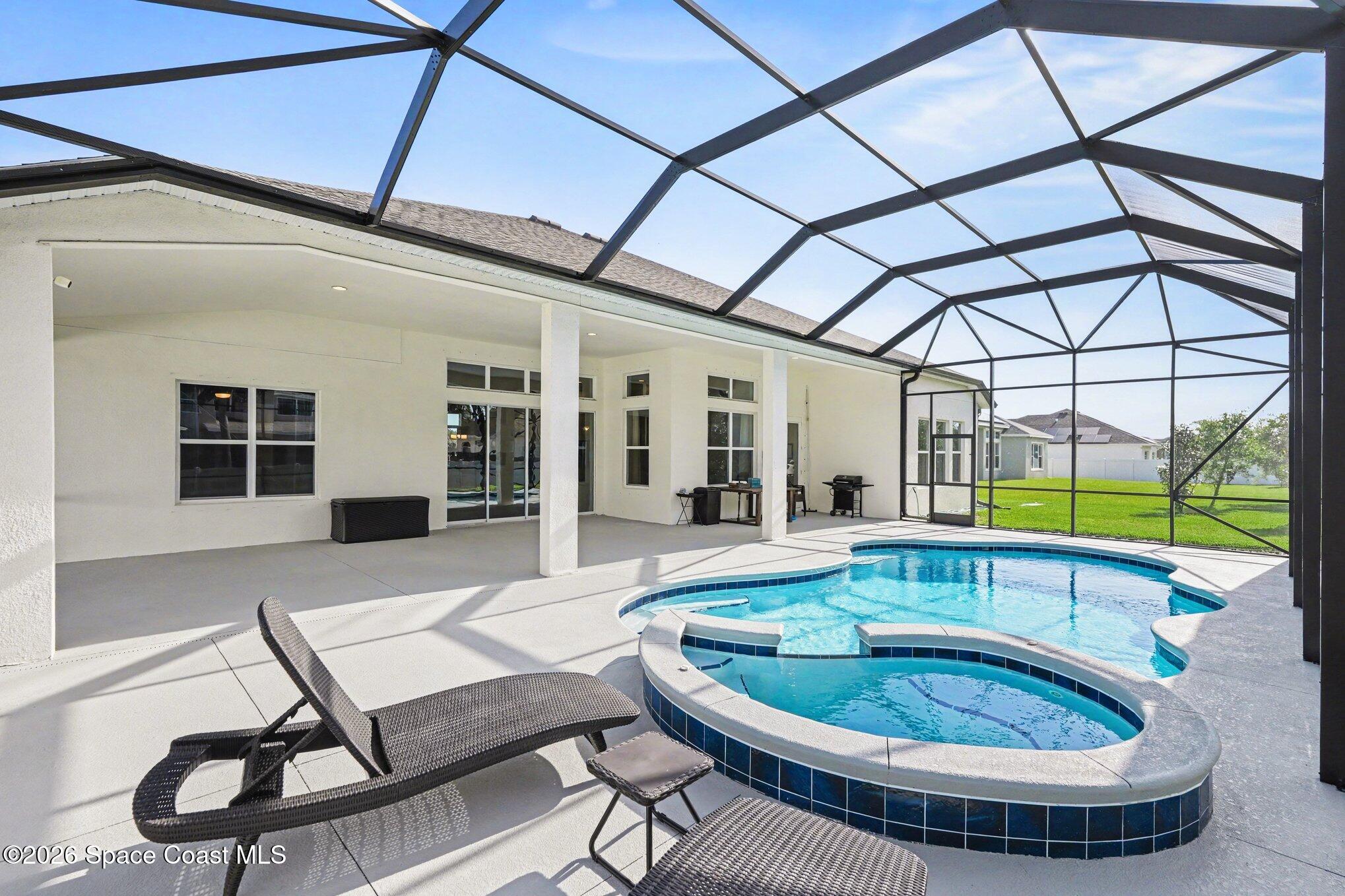 1075 Aranceto Circle