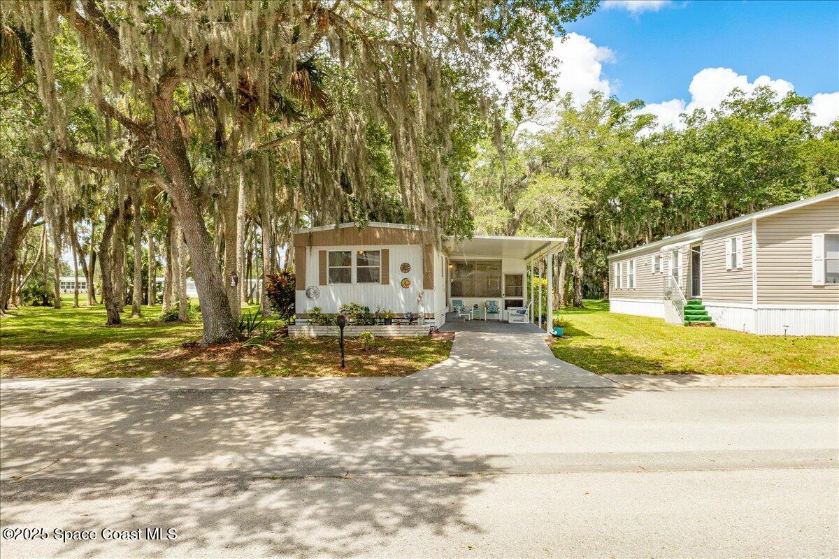 388 Holiday Park Boulevard NE