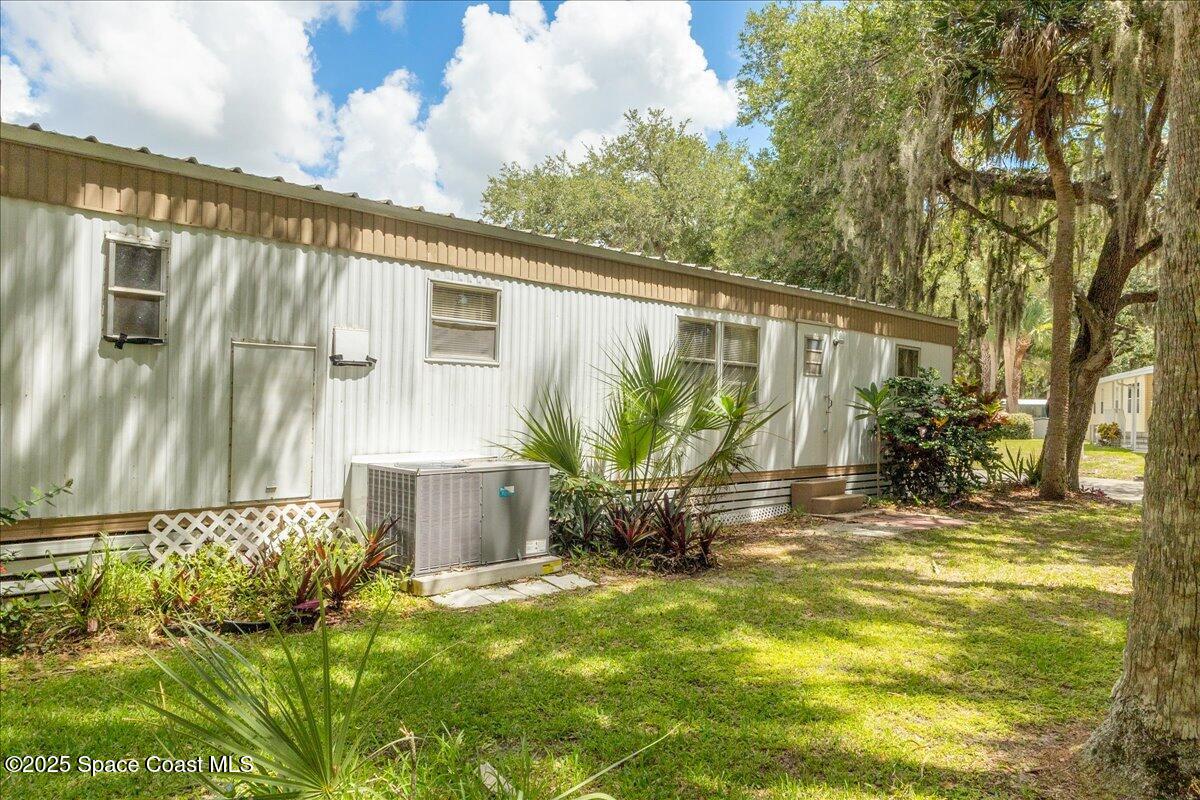 388 Holiday Park Boulevard NE