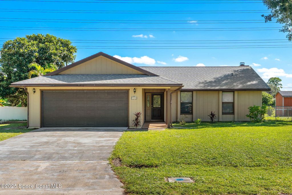 Photo of 1449 Glencove Avenue NW, Palm Bay, FL 32907 (MLS # 1060193)