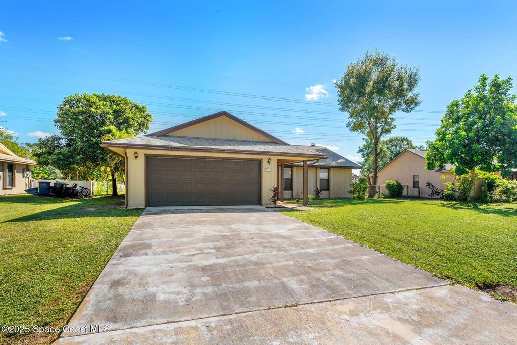 Photo of 1449 Glencove Avenue NW, Palm Bay, FL 32907 (MLS # 1060193)