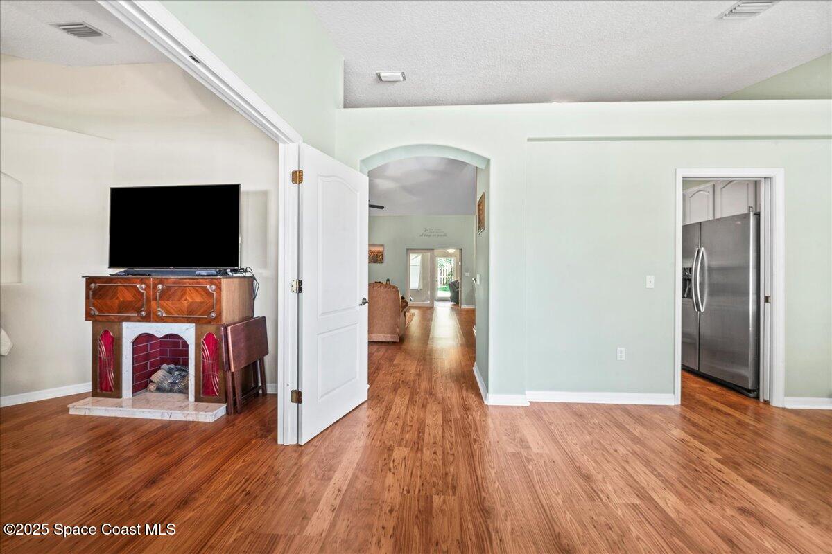 2063 Woodfield Circle