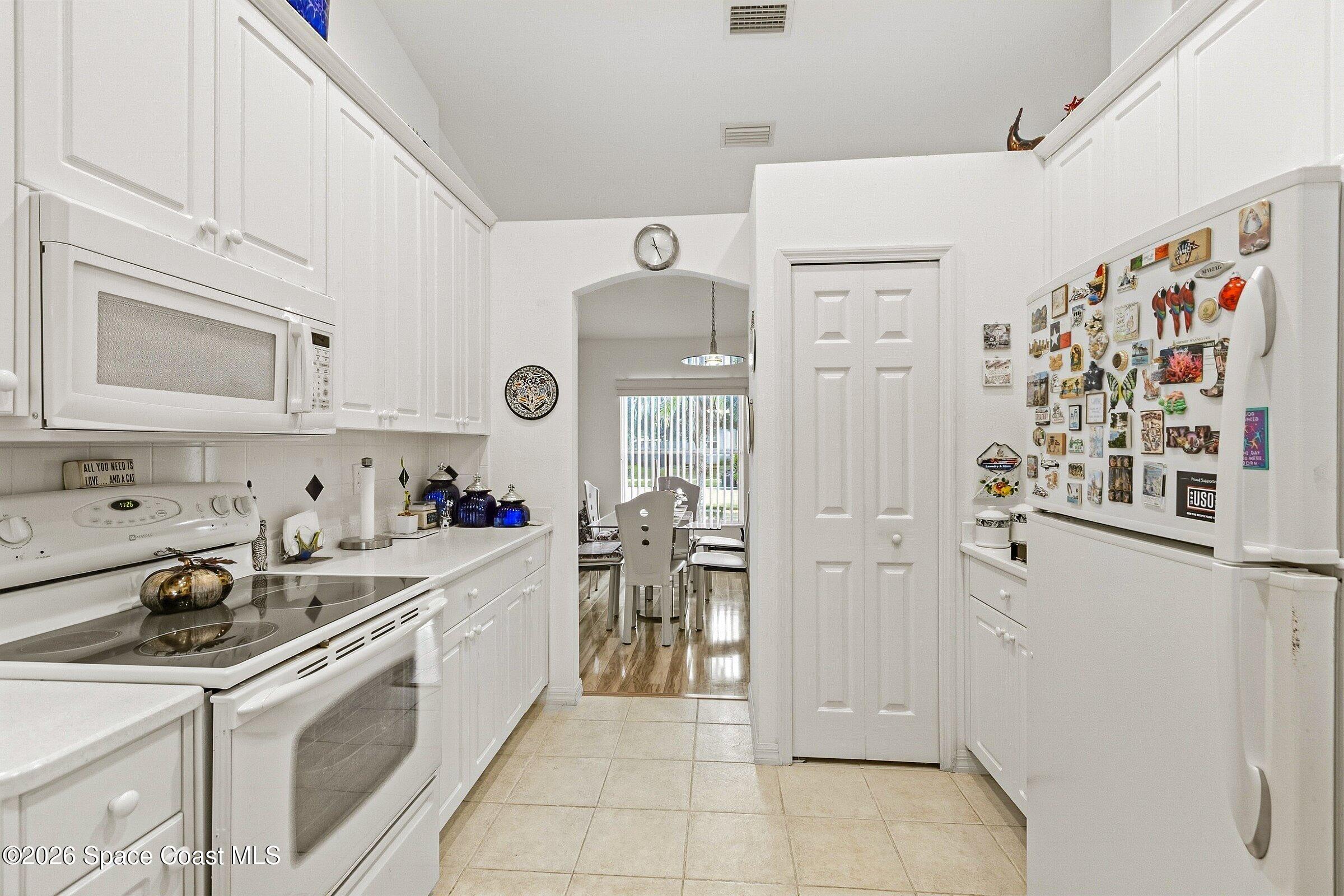 5512 Yaupon Holly Drive