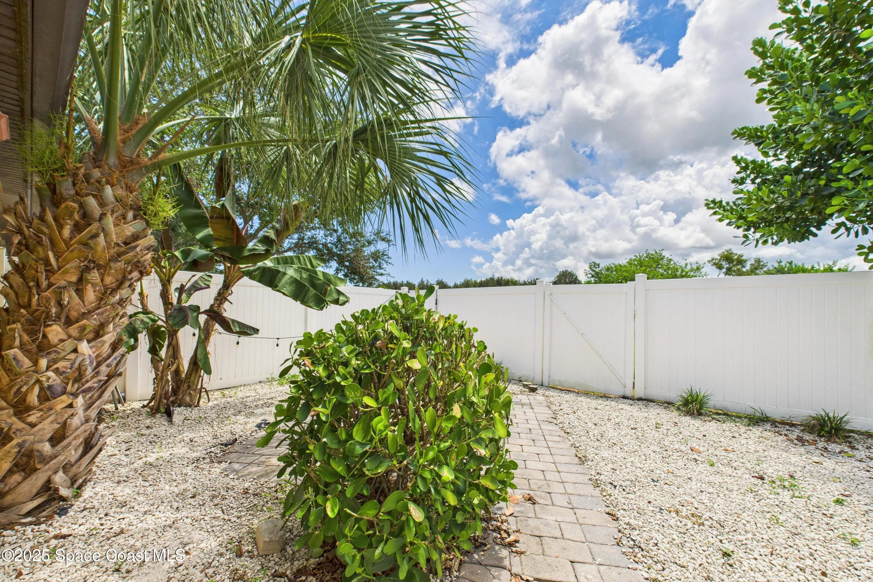 Melbourne, Florida 32901, United States, 2 Bedrooms Bedrooms, ,2 BathroomsBathrooms,Residential,Active,195972