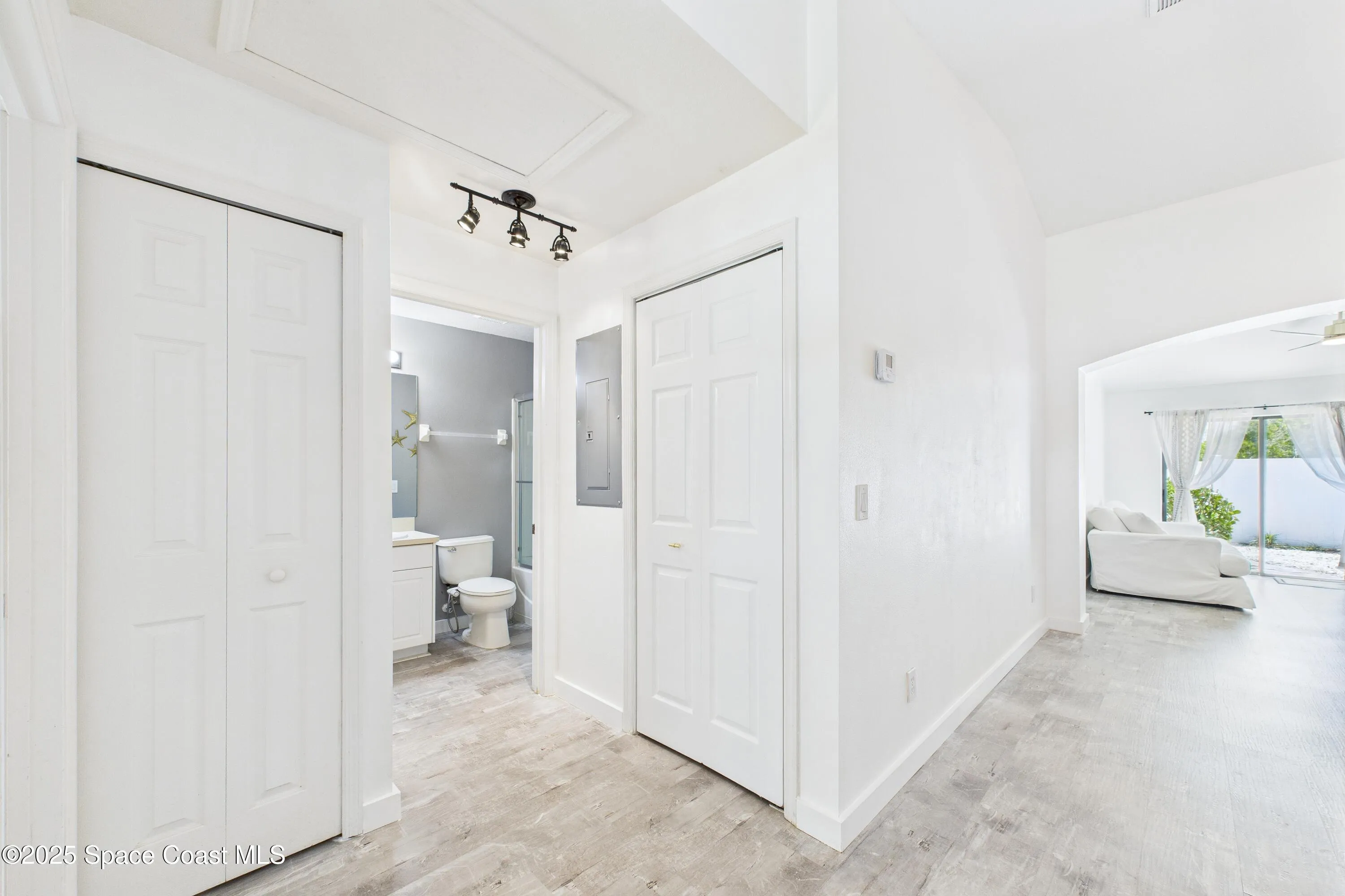 Melbourne, Florida 32901, United States, 2 Bedrooms Bedrooms, ,2 BathroomsBathrooms,Residential,Active,195972