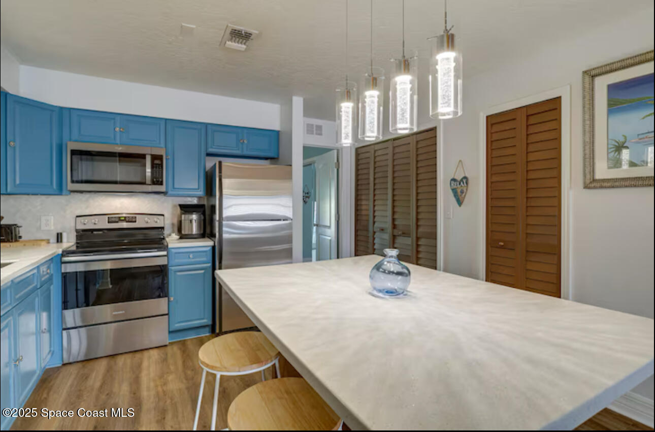 8060 Sunset Court