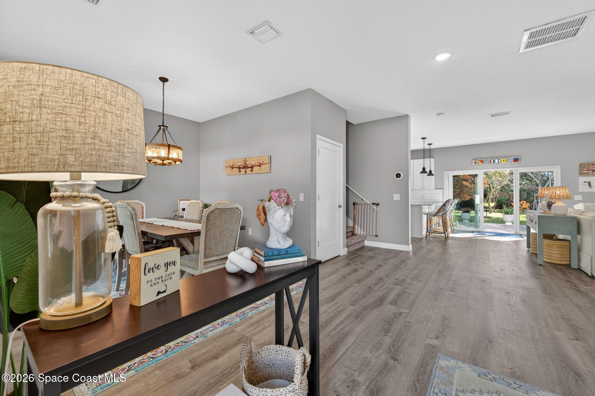 1046 N Tropical Trail