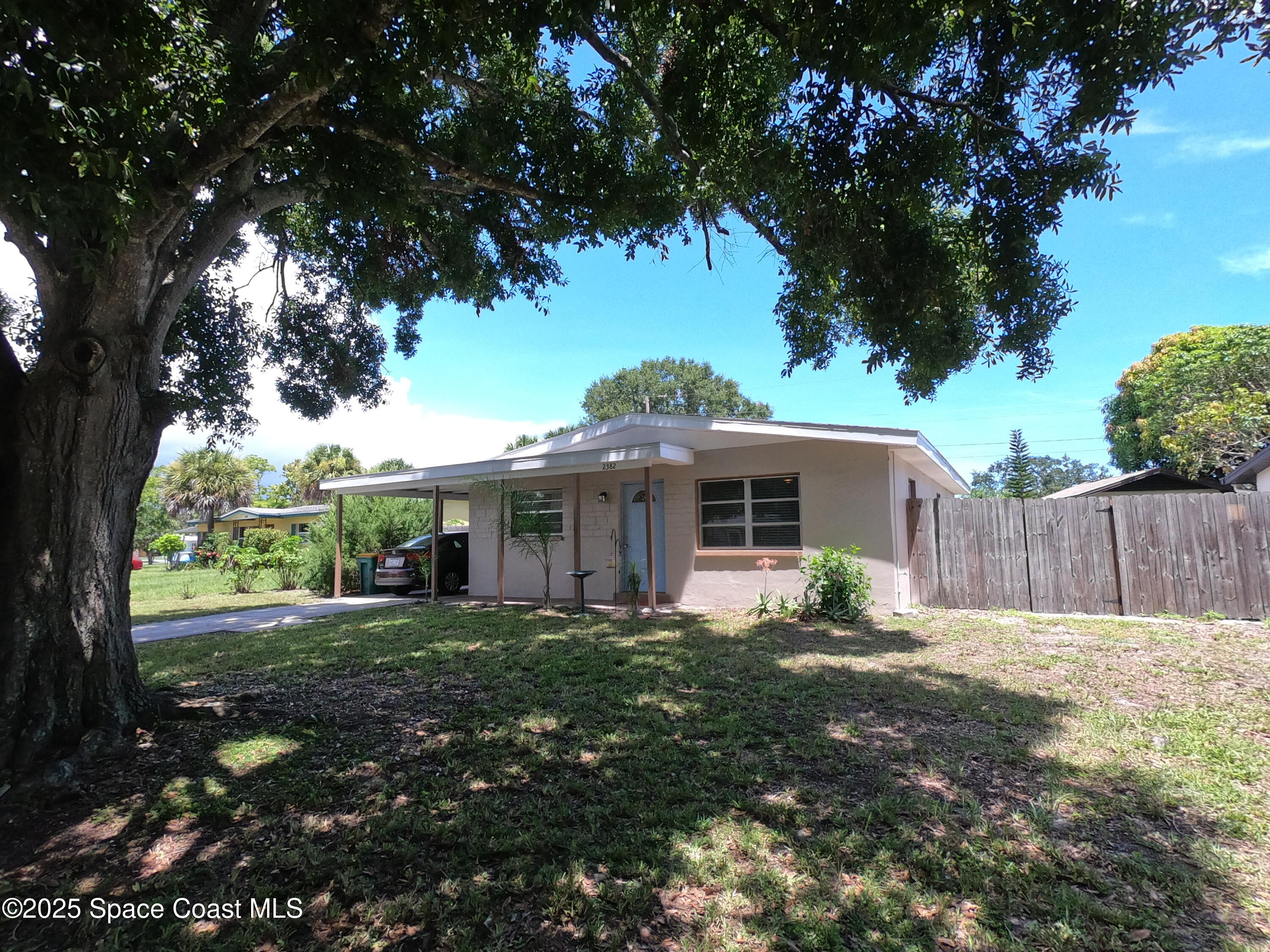 2382 Canterbury Lane