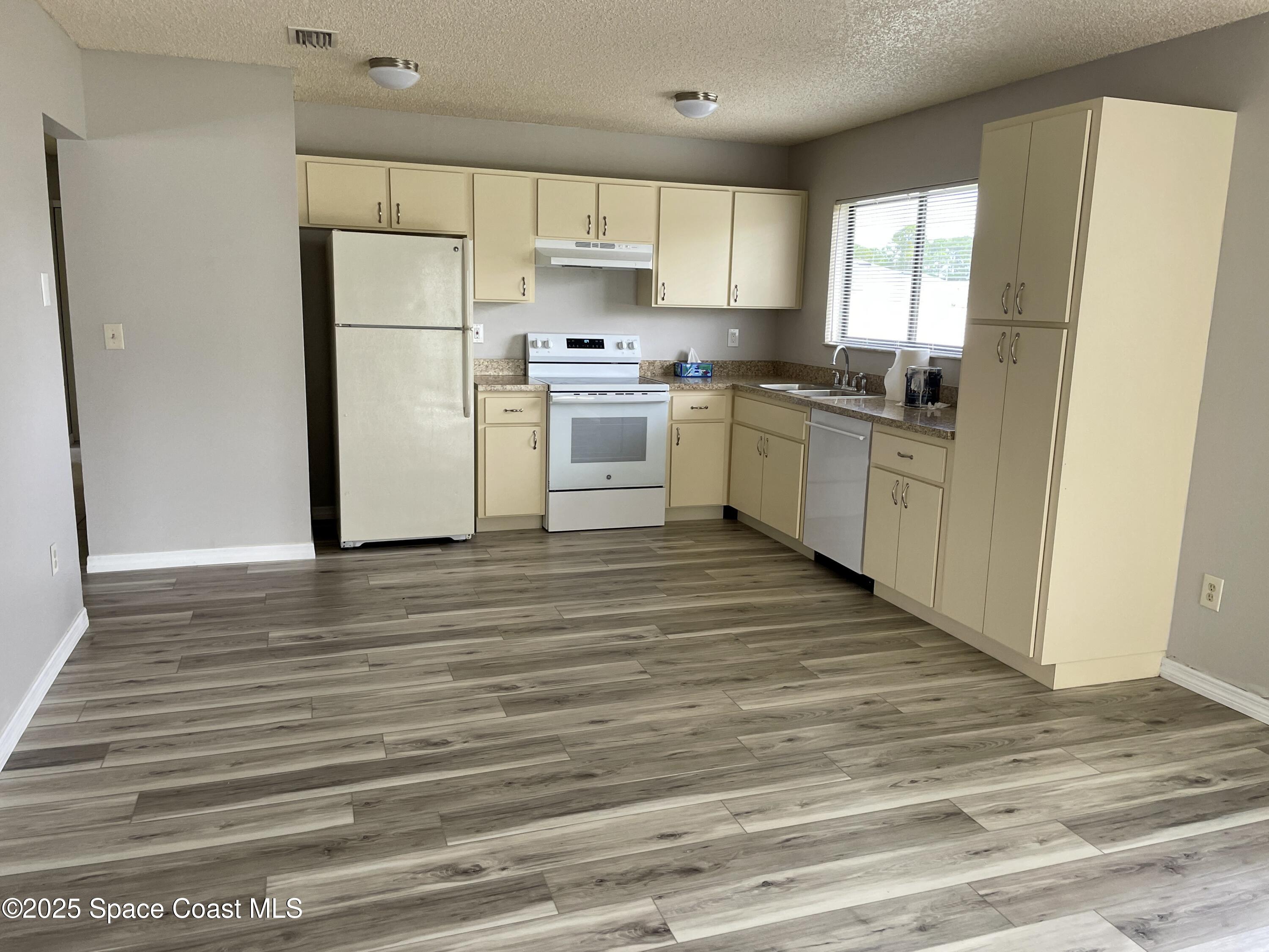 1597 Jupiter Boulevard NW