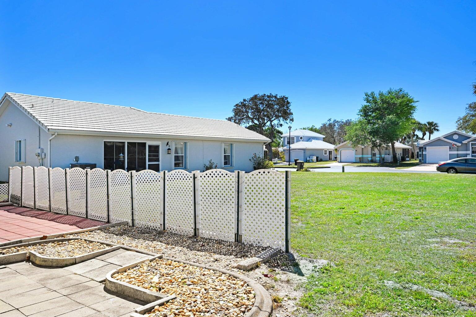1180 Goldenrod Circle NE