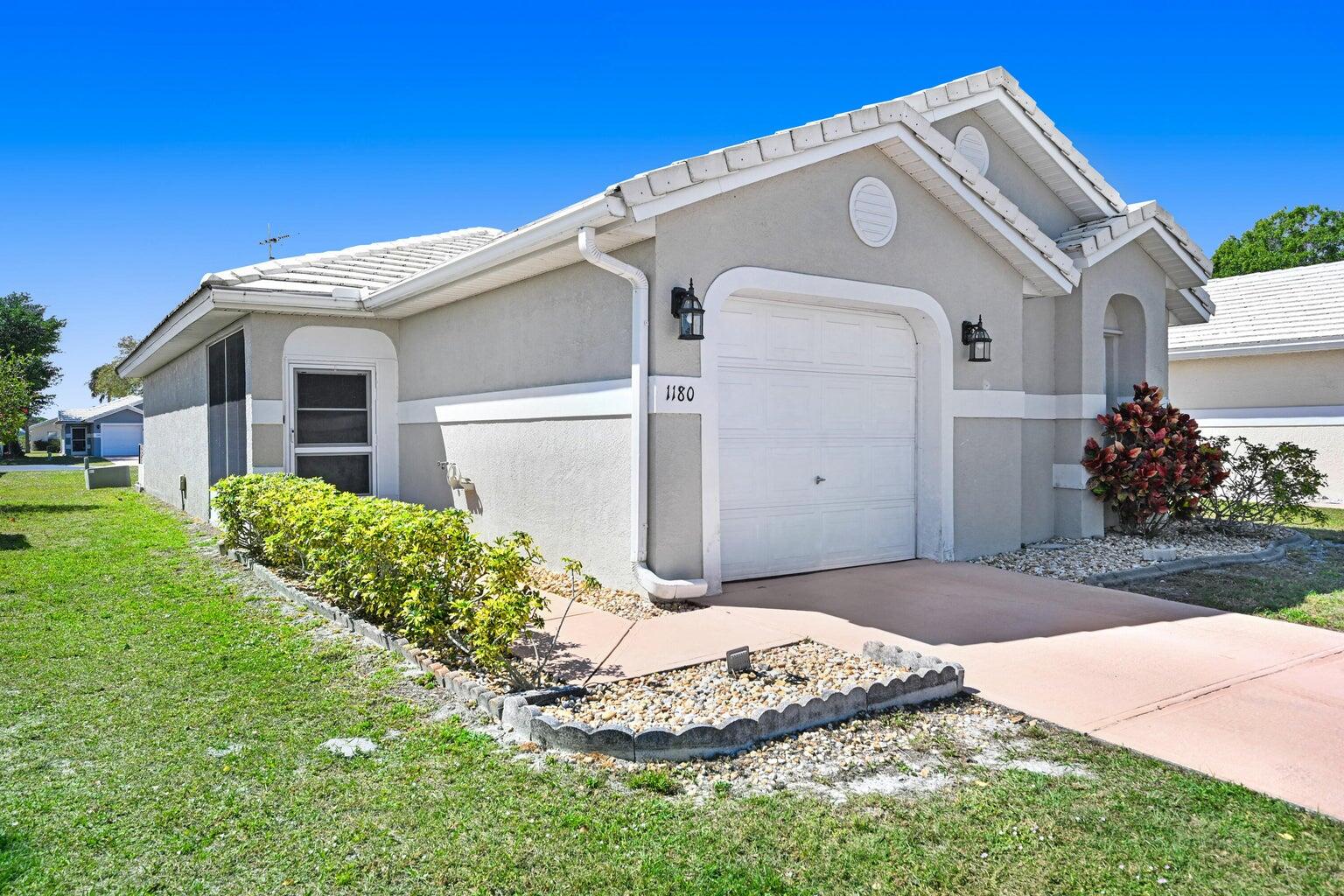 1180 Goldenrod Circle NE