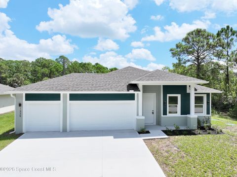 Photo of 371 Halloran Street SE, Palm Bay, FL 32909 (MLS # 1069323)