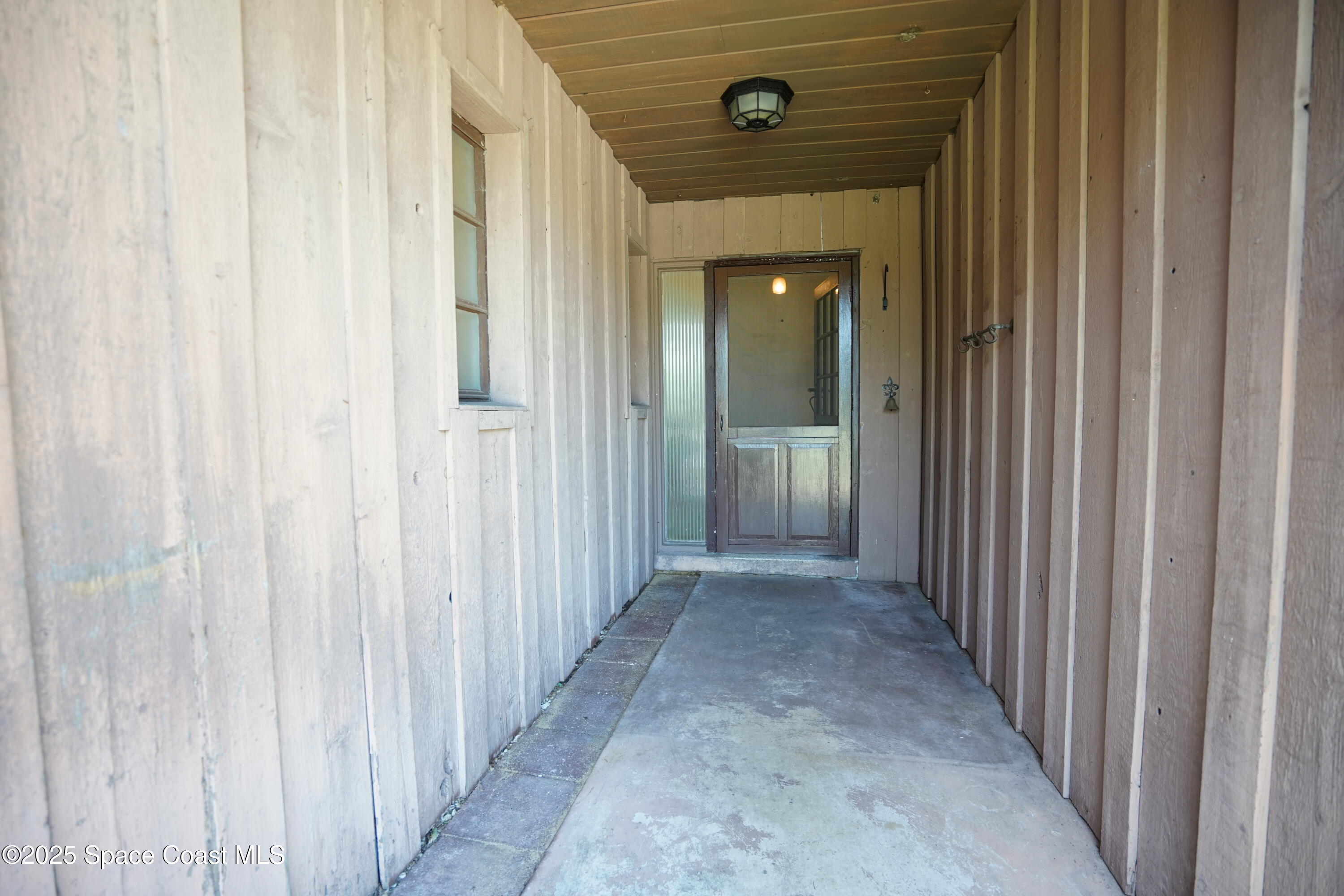 614 West Court